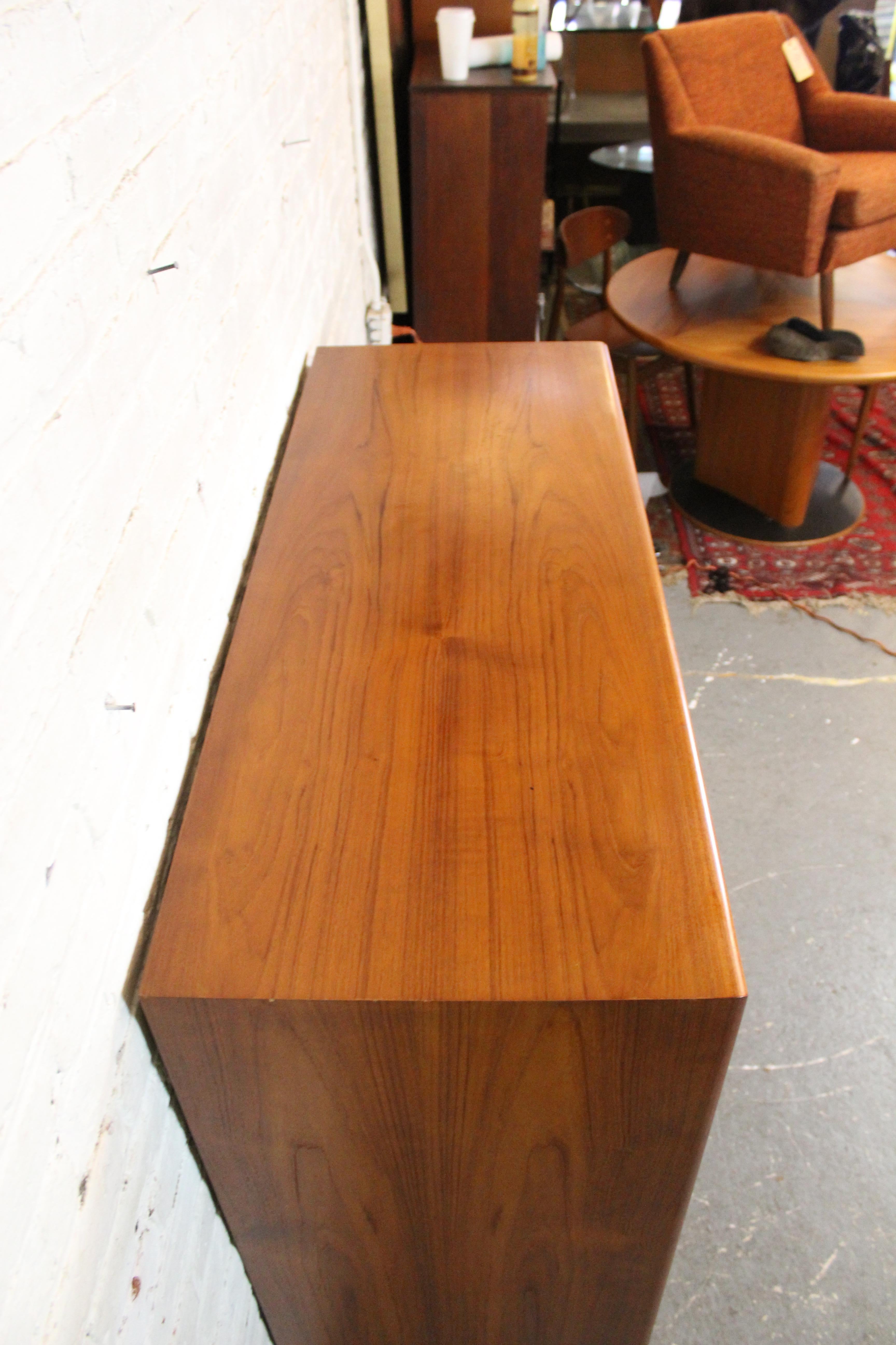 Comò a tamburo in teak danese vintage di Danflex Systems in vendita 5