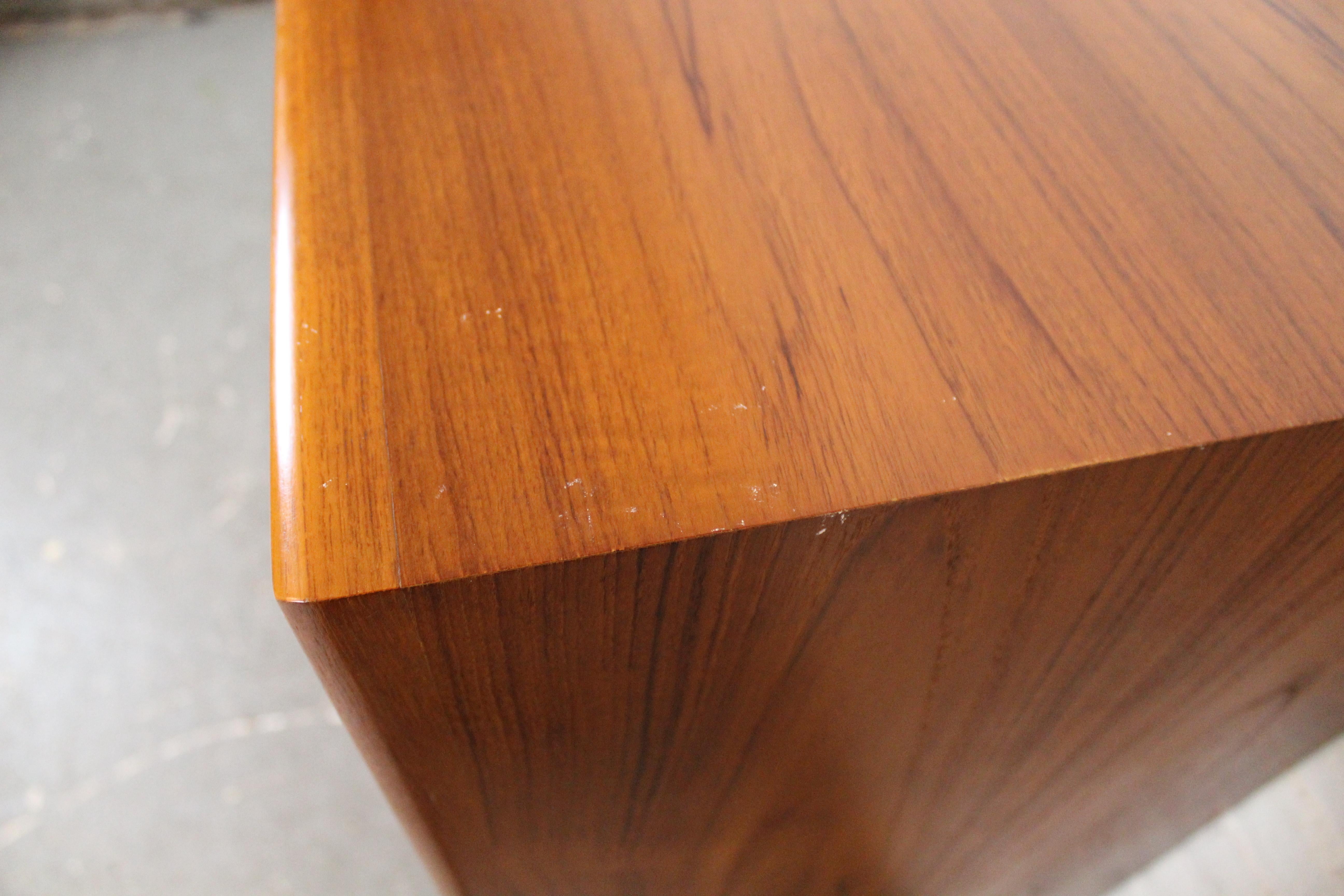 Comò a tamburo in teak danese vintage di Danflex Systems in vendita 7