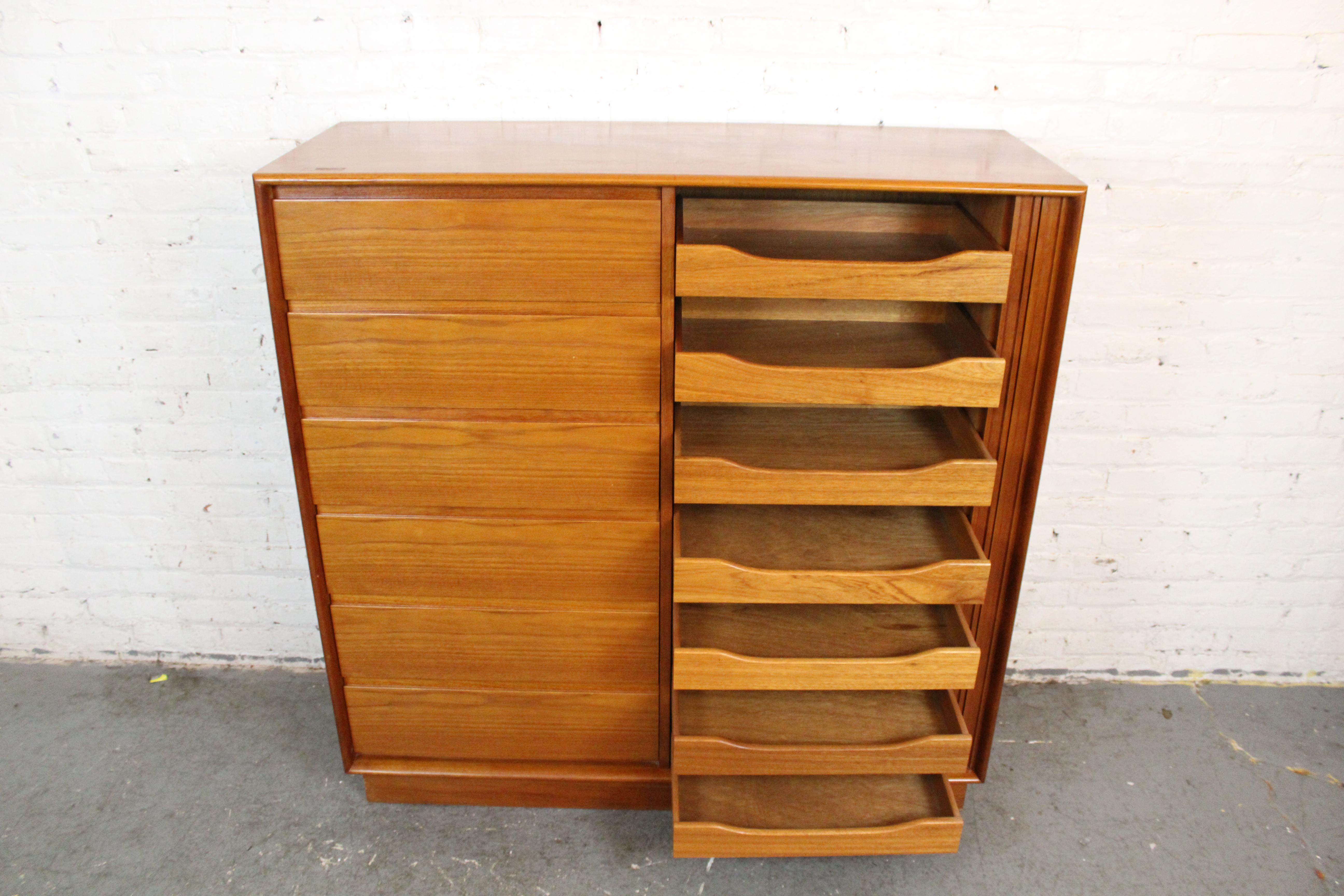 Comò a tamburo in teak danese vintage di Danflex Systems In condizioni buone in vendita a Brooklyn, NY