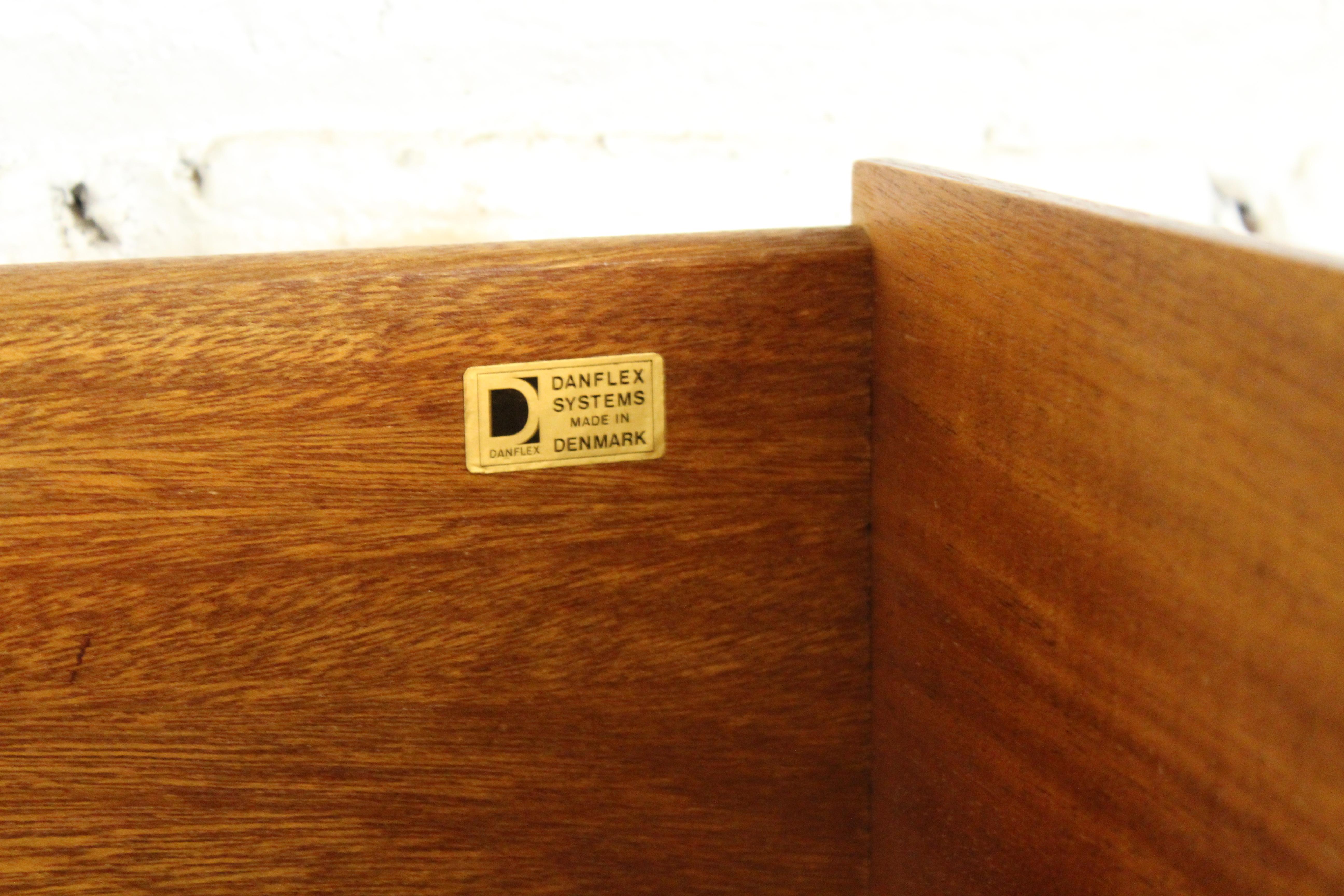 Comò a tamburo in teak danese vintage di Danflex Systems in vendita 1