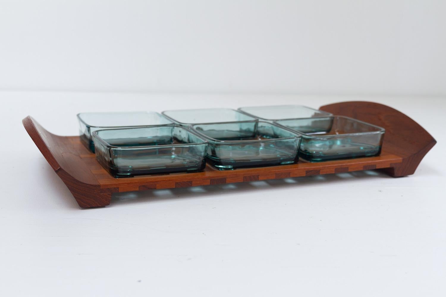 Vintage Danish Teak Tray with Glass Bowls by Jens Harald Quistgaard, 1960s In Good Condition For Sale In Asaa, DK