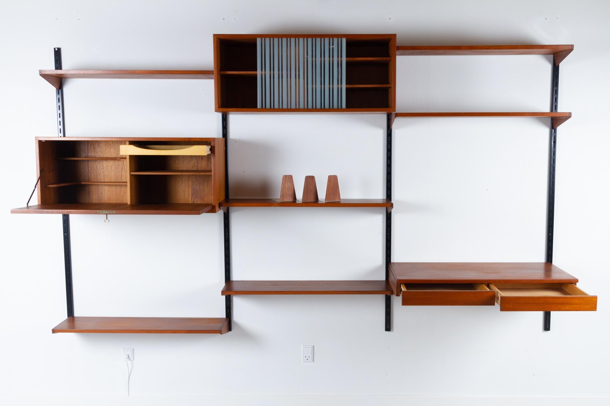 Vintage Danish Teak Wall Unit by Kai Kristiansen for FM 1960s In Good Condition In Asaa, DK