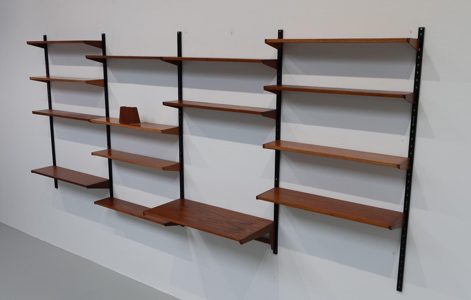 Vintage Danish Teak Wall Unit by Kai Kristiansen for FM, 1960s In Good Condition For Sale In Asaa, DK