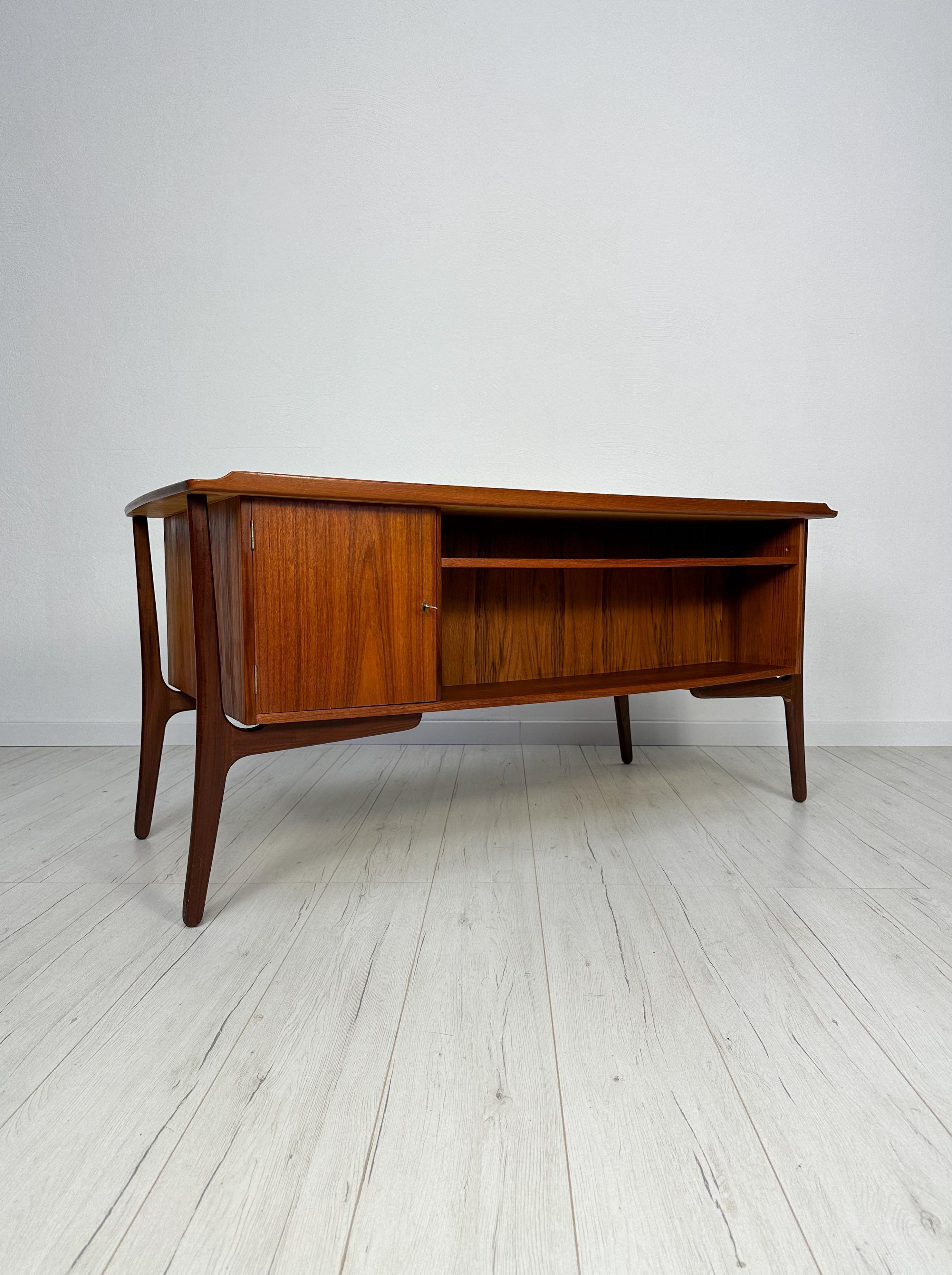 Vintage Danish Teak Writing Desk by Svend Åge Madsen for H.P. Hansen, 1960s For Sale 6