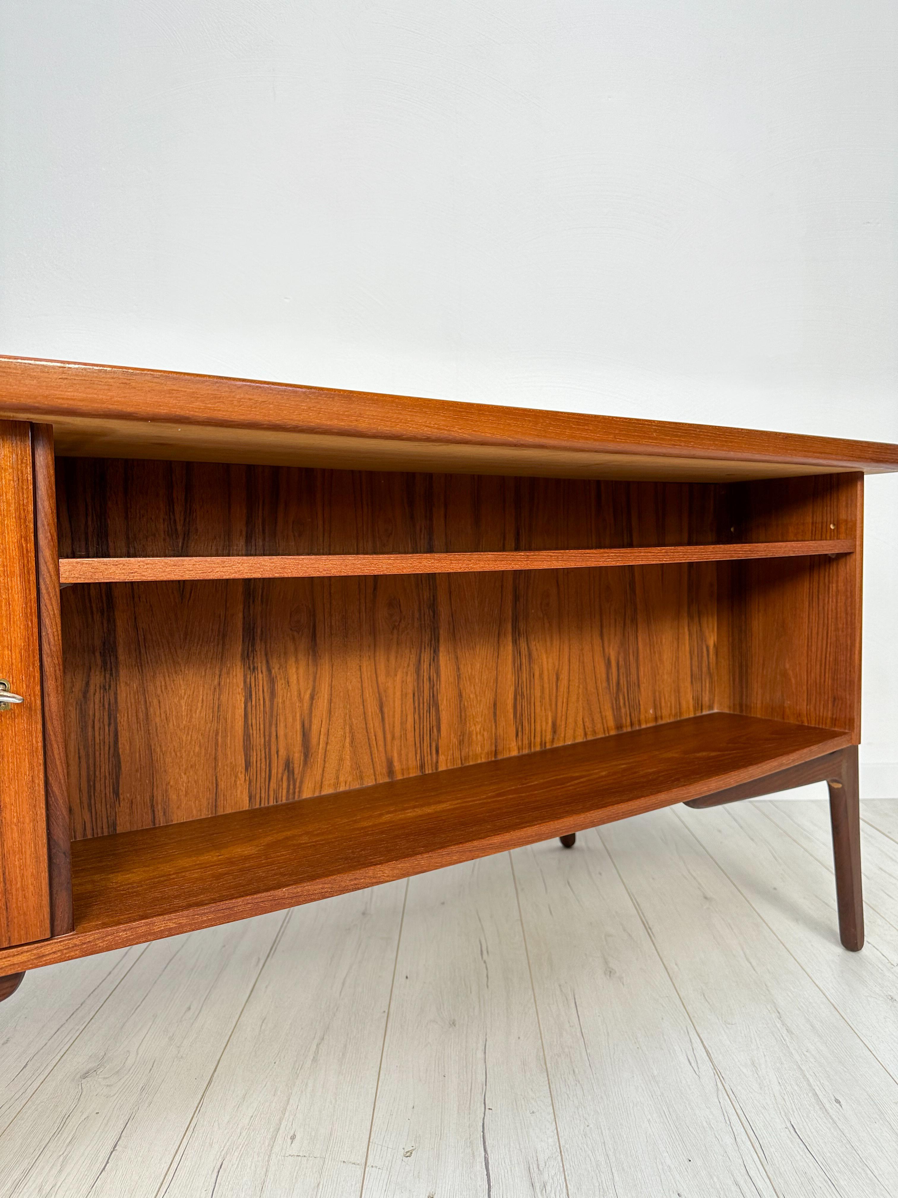 Vintage Danish Teak Writing Desk by Svend Åge Madsen for H.P. Hansen, 1960s For Sale 7