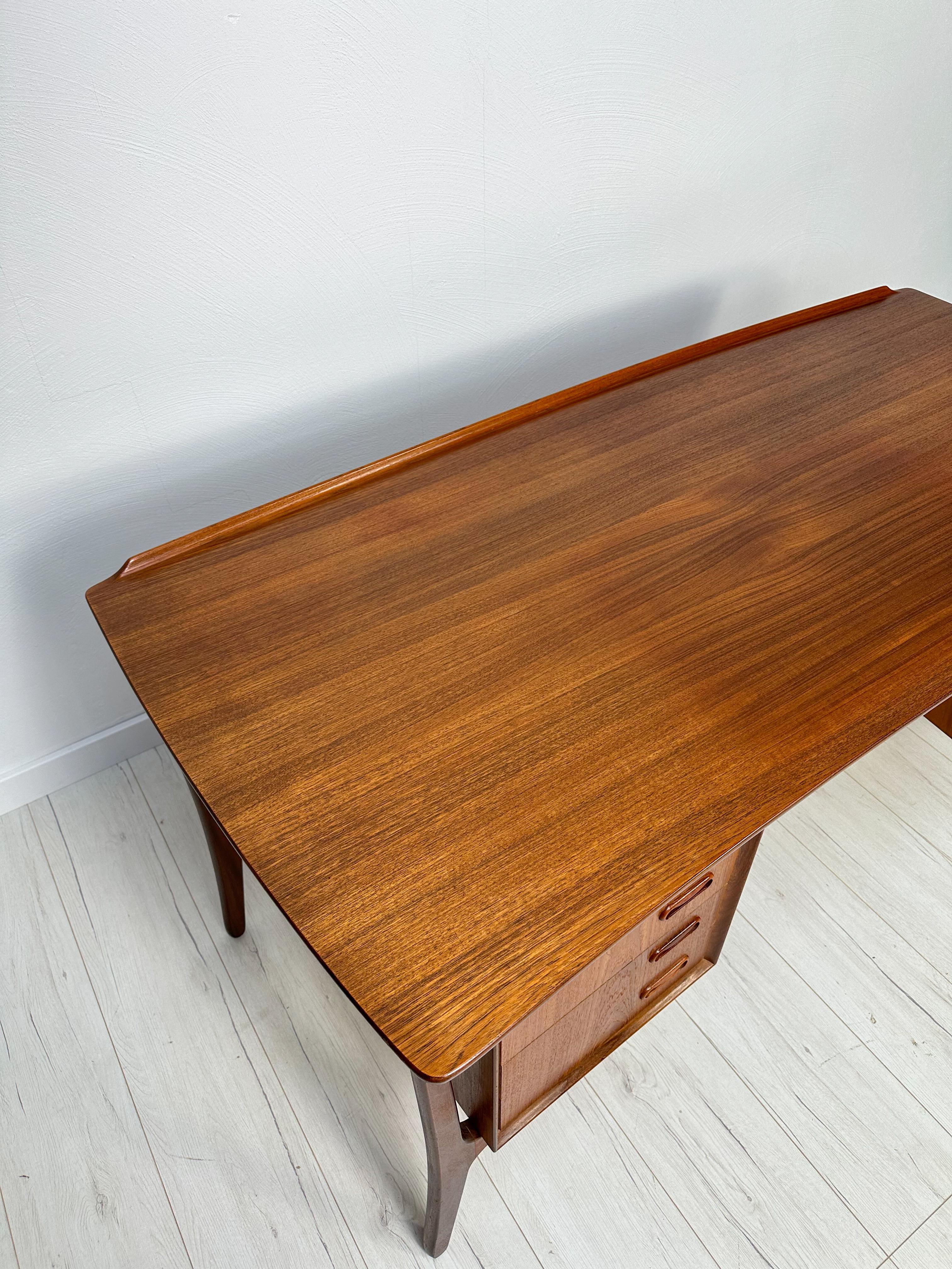 Vintage Danish Teak Writing Desk by Svend Åge Madsen for H.P. Hansen, 1960s For Sale 4