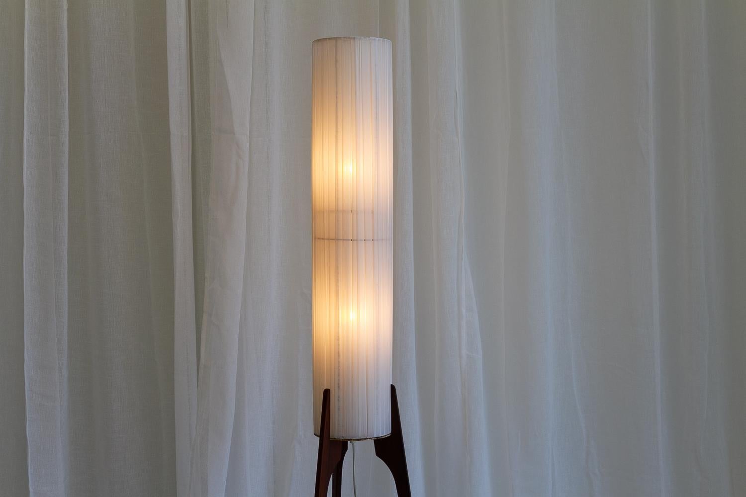 Lampada da terra danese d'epoca a treppiede Rocket, anni '60. in vendita 3