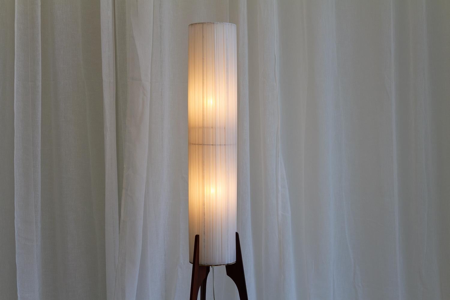 Vintage Danish Tripod Rocket Floor Lamp, 1960s. For Sale 4