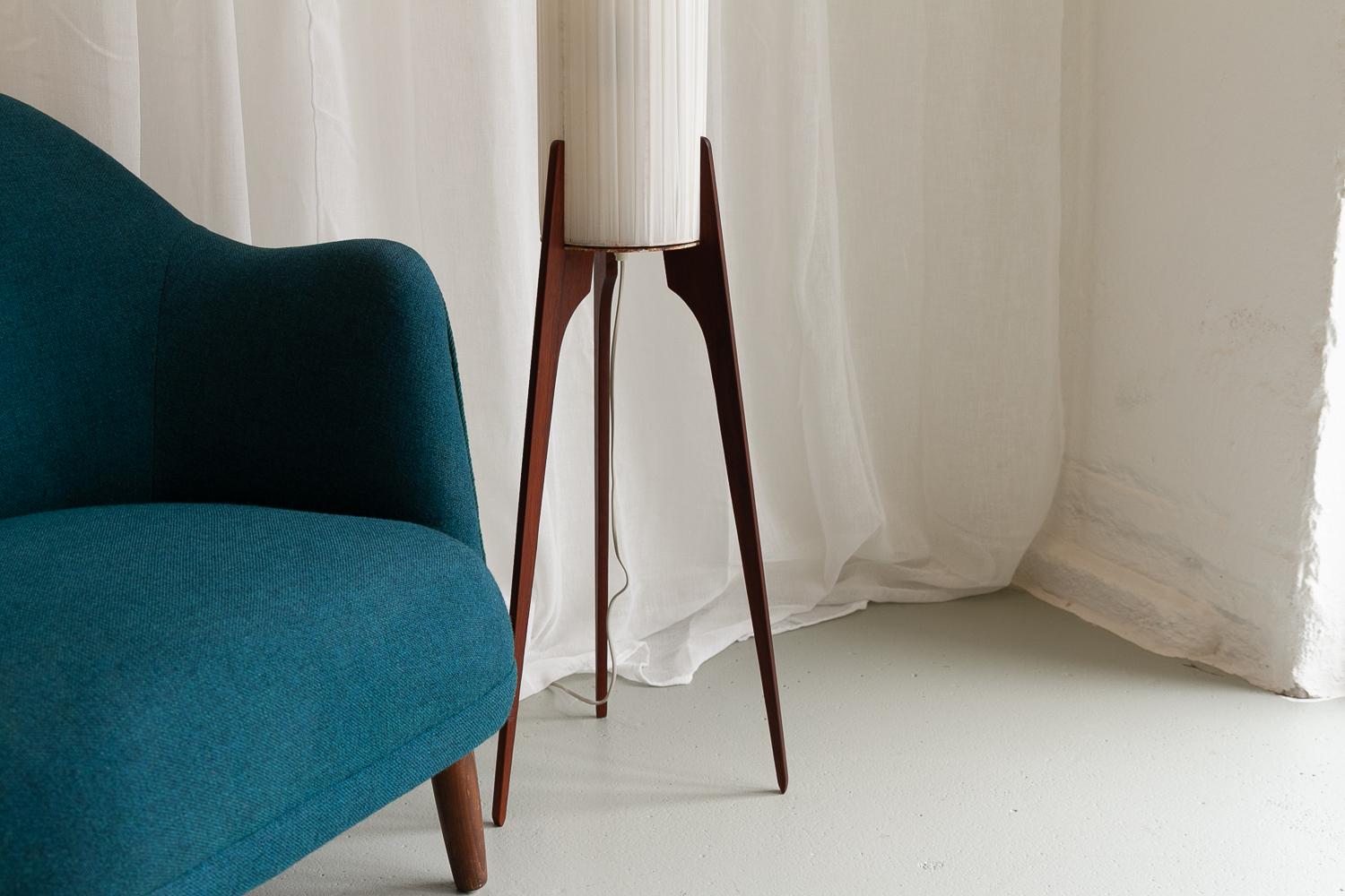 Vintage Danish Tripod Rocket Floor Lamp, 1960s. For Sale 11