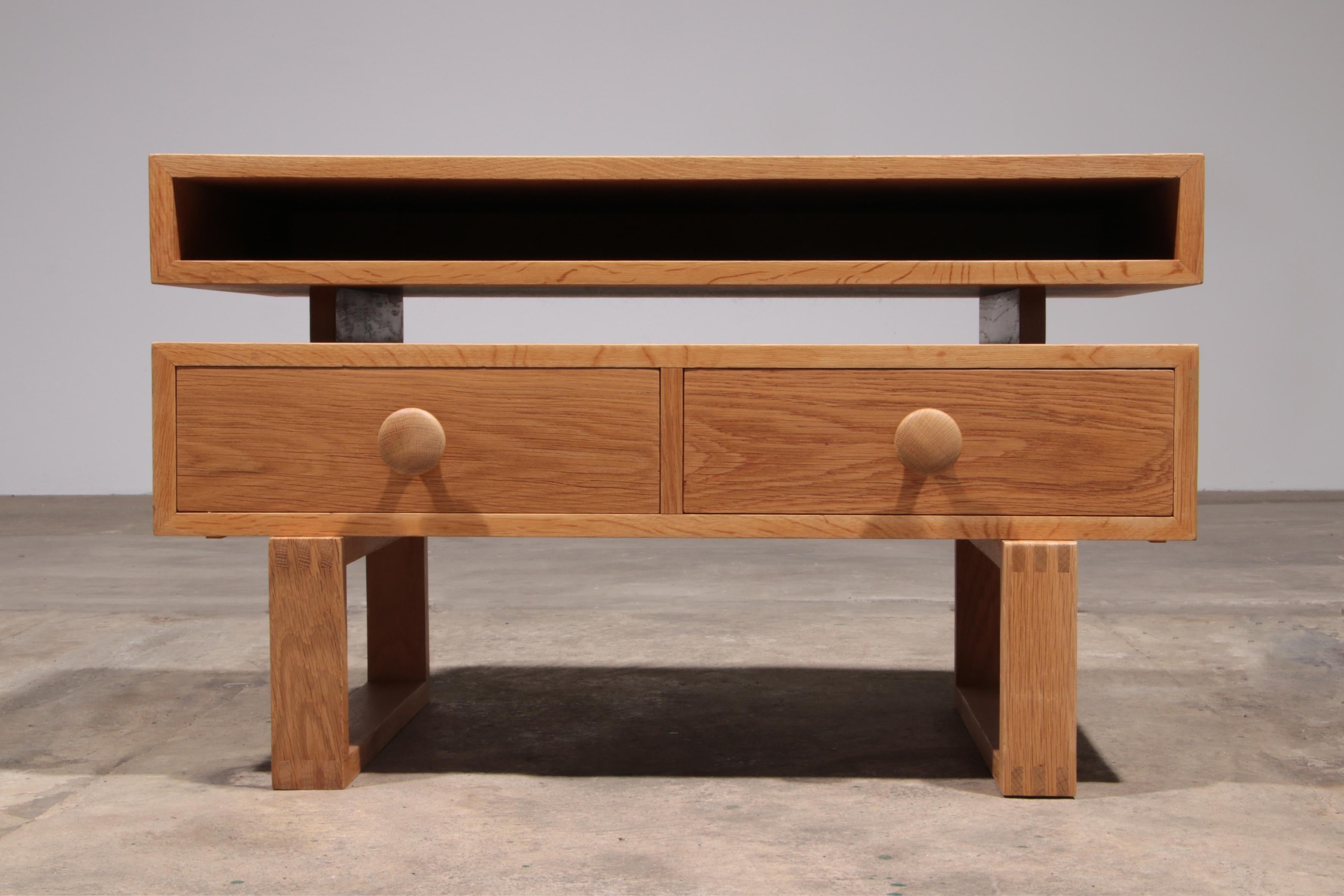 Vintage Danish TV Cabinet - Mid-Century Modern Design In Excellent Condition For Sale In Oirlo, LI