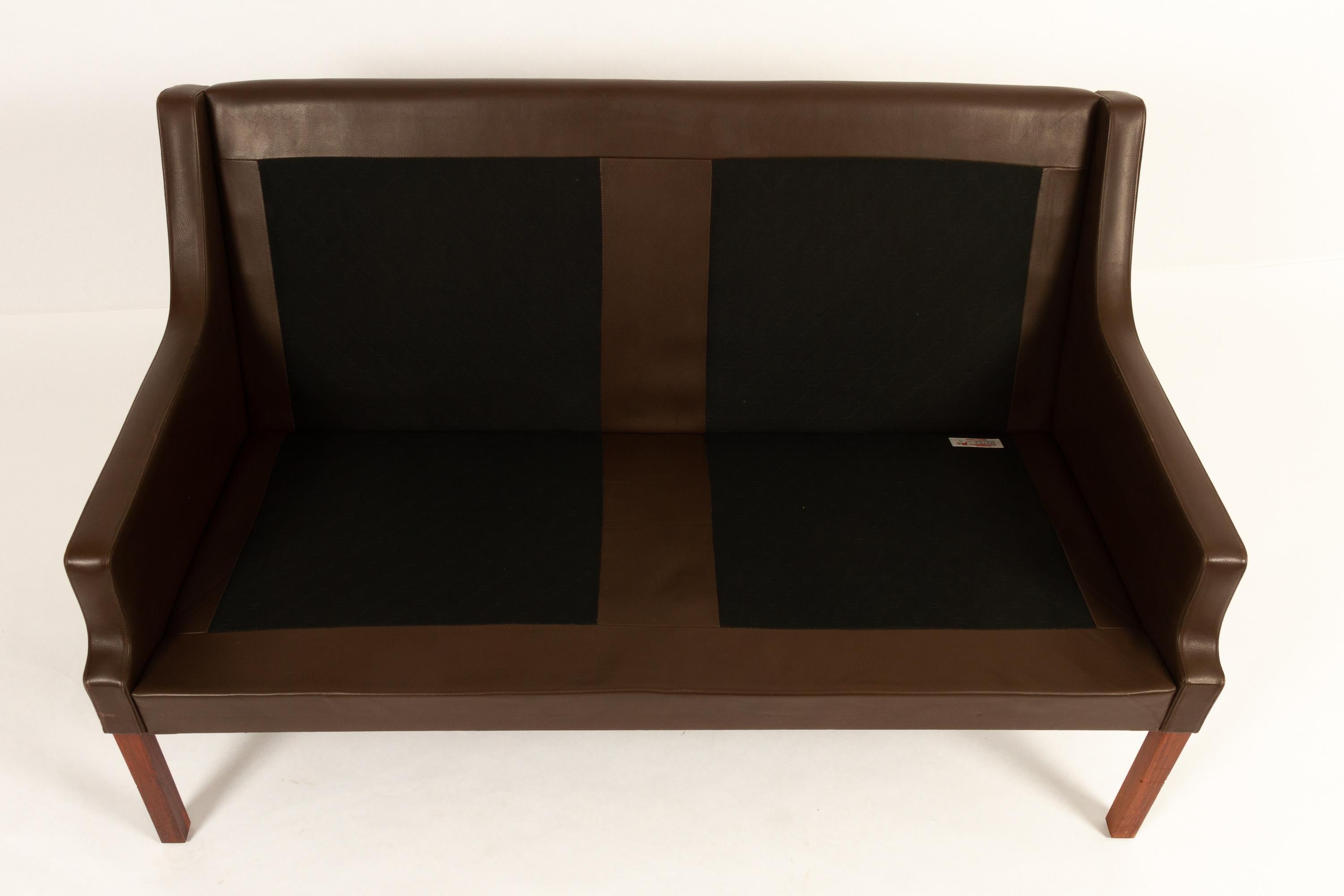Vintage Danish Two-Seat Leather Sofa by Georg Thams for Vejen Møbelfabrik, 1970 6