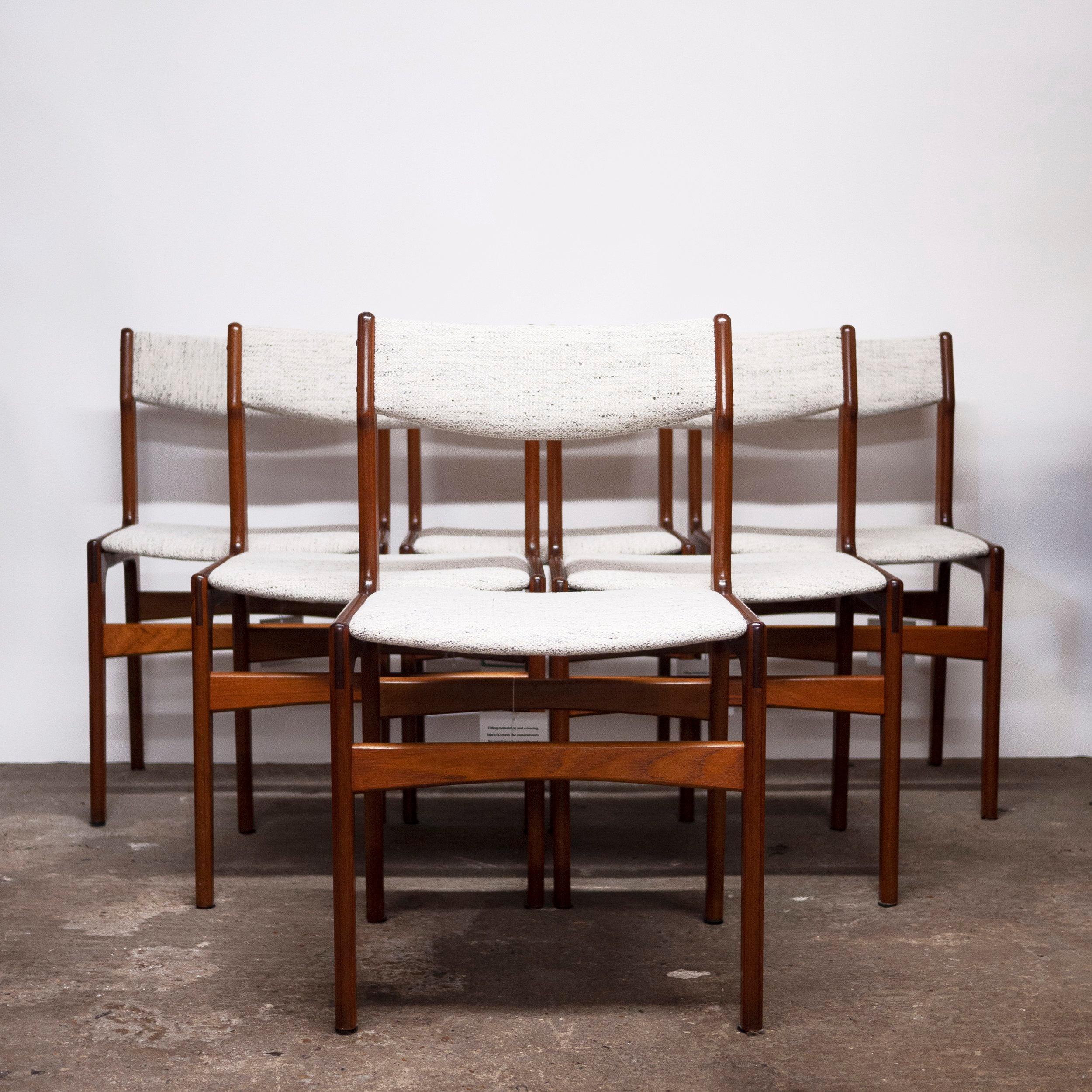A set of 6 Danish dining chairs produced by Anderstrup Stolefabrik. The chairs feature a new salt and pepper boucle upholstery.

Manufacturer - Anderstrup Stolefabrik

Design Period - 1960 to 1969

Style - Vintage, Mid-Century

Detailed Condition -