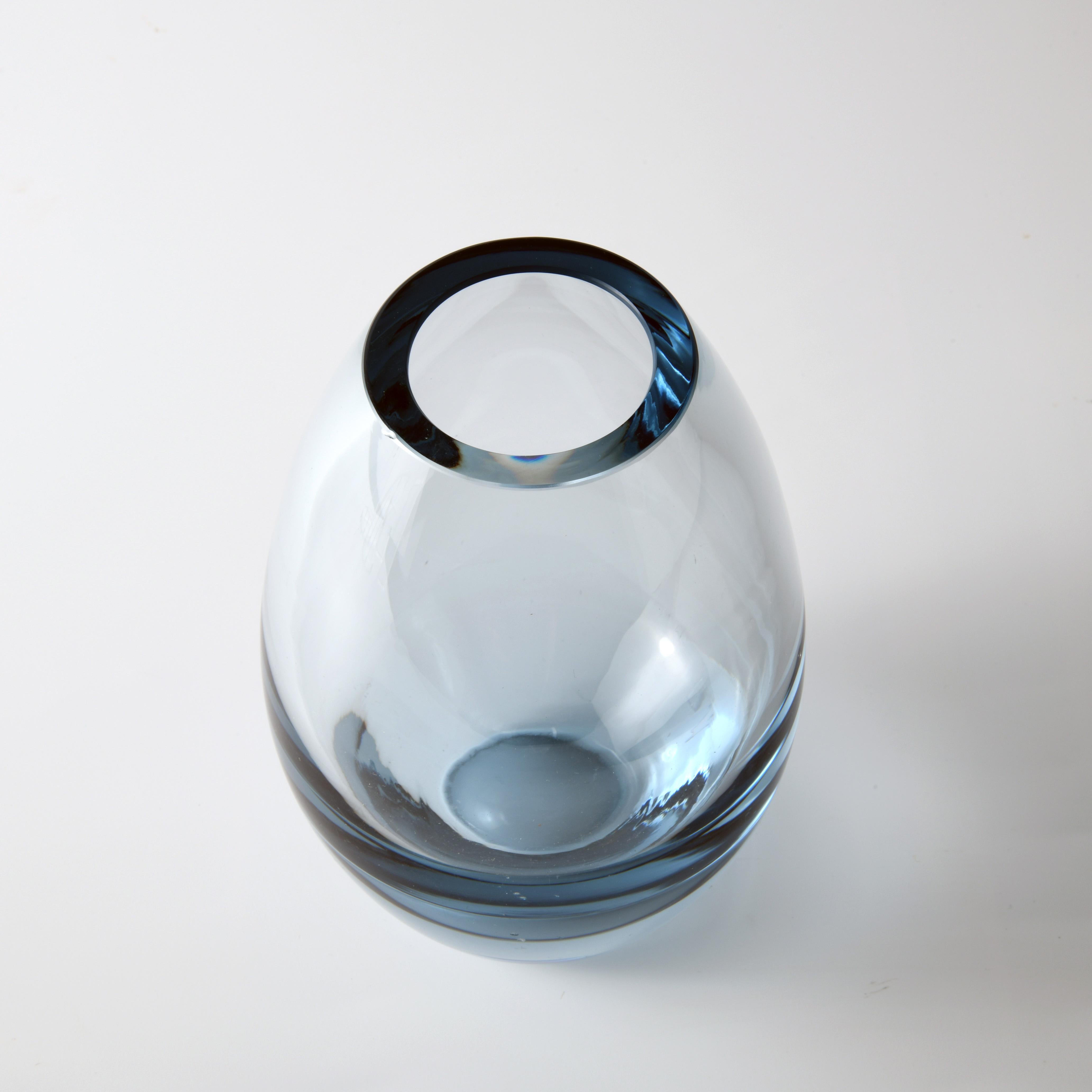 Vintage Danish Vase Designed by Per Lutken Manufactured by Holmegaard in the 60s In Good Condition In SAINT-YRIEIX-SUR-CHARENTE, FR