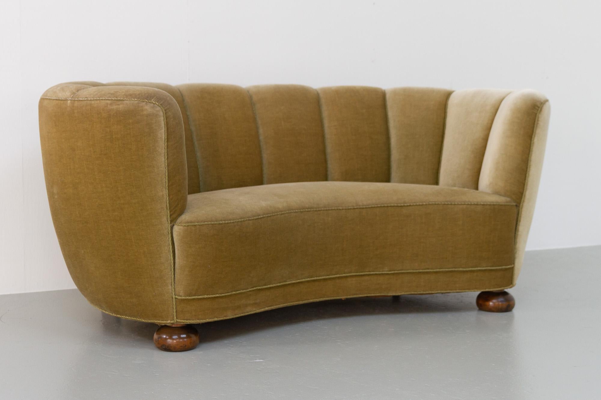 Vintage Danish Velvet Art Deco Banana Sofa, 1940s 9