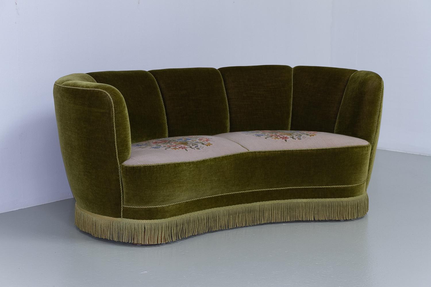 Vintage Danish Velvet Art Deco Banana Sofa, 1940s. 12