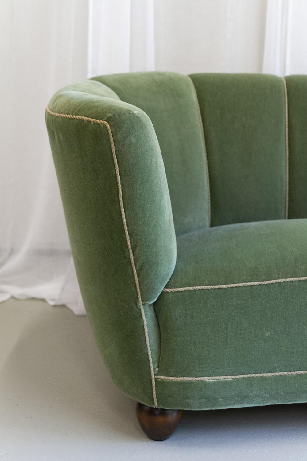 Vintage Danish Velvet Art Deco Banana Sofa, 1940s. 13
