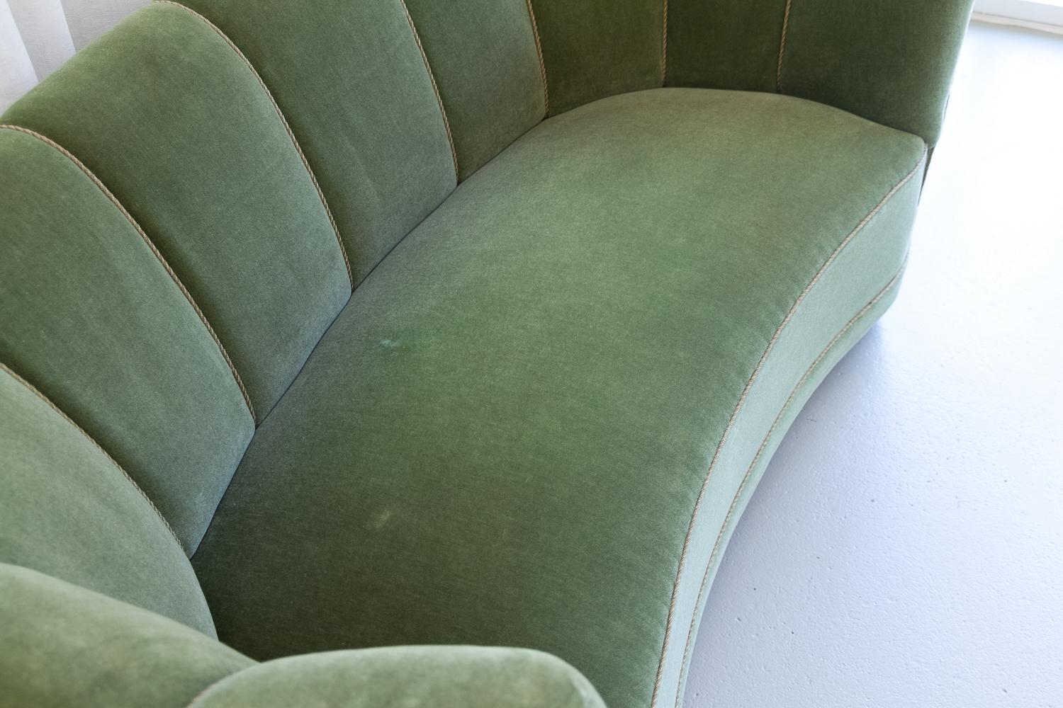 Vintage Danish Velvet Art Deco Banana Sofa, 1940s. 14