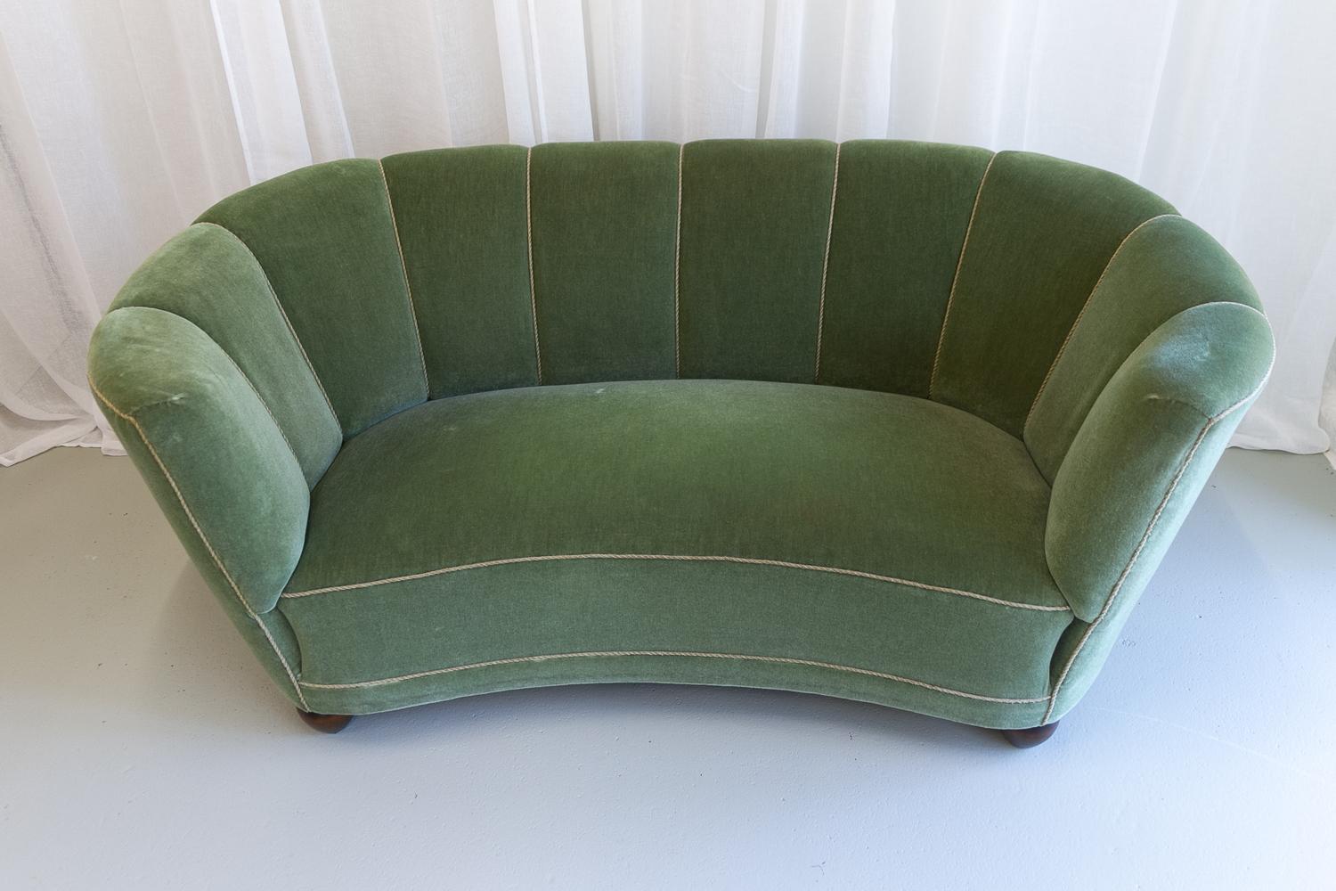 Vintage Danish Velvet Art Deco Banana Sofa, 1940s. 16