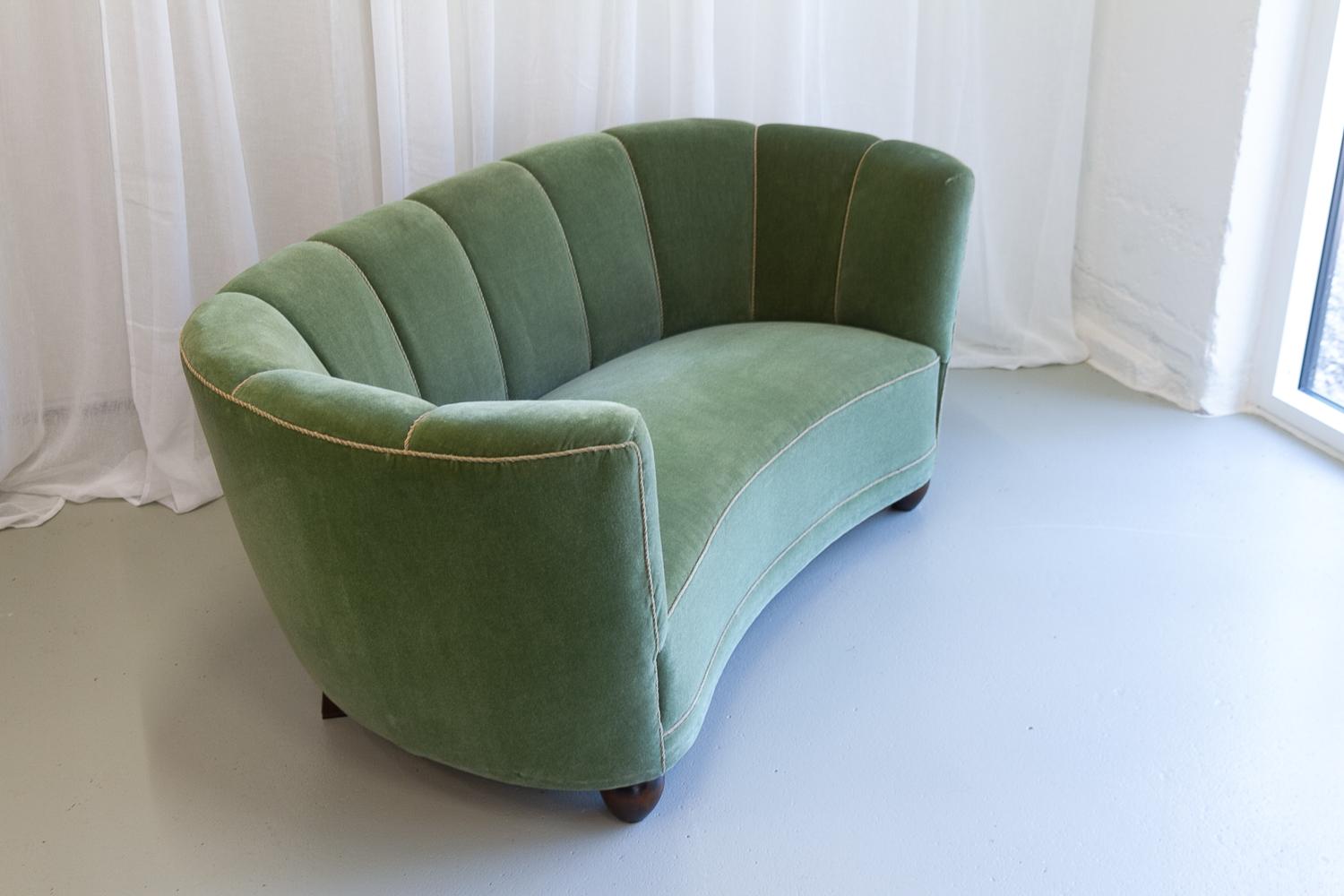 Mid-20th Century Vintage Danish Velvet Art Deco Banana Sofa, 1940s.