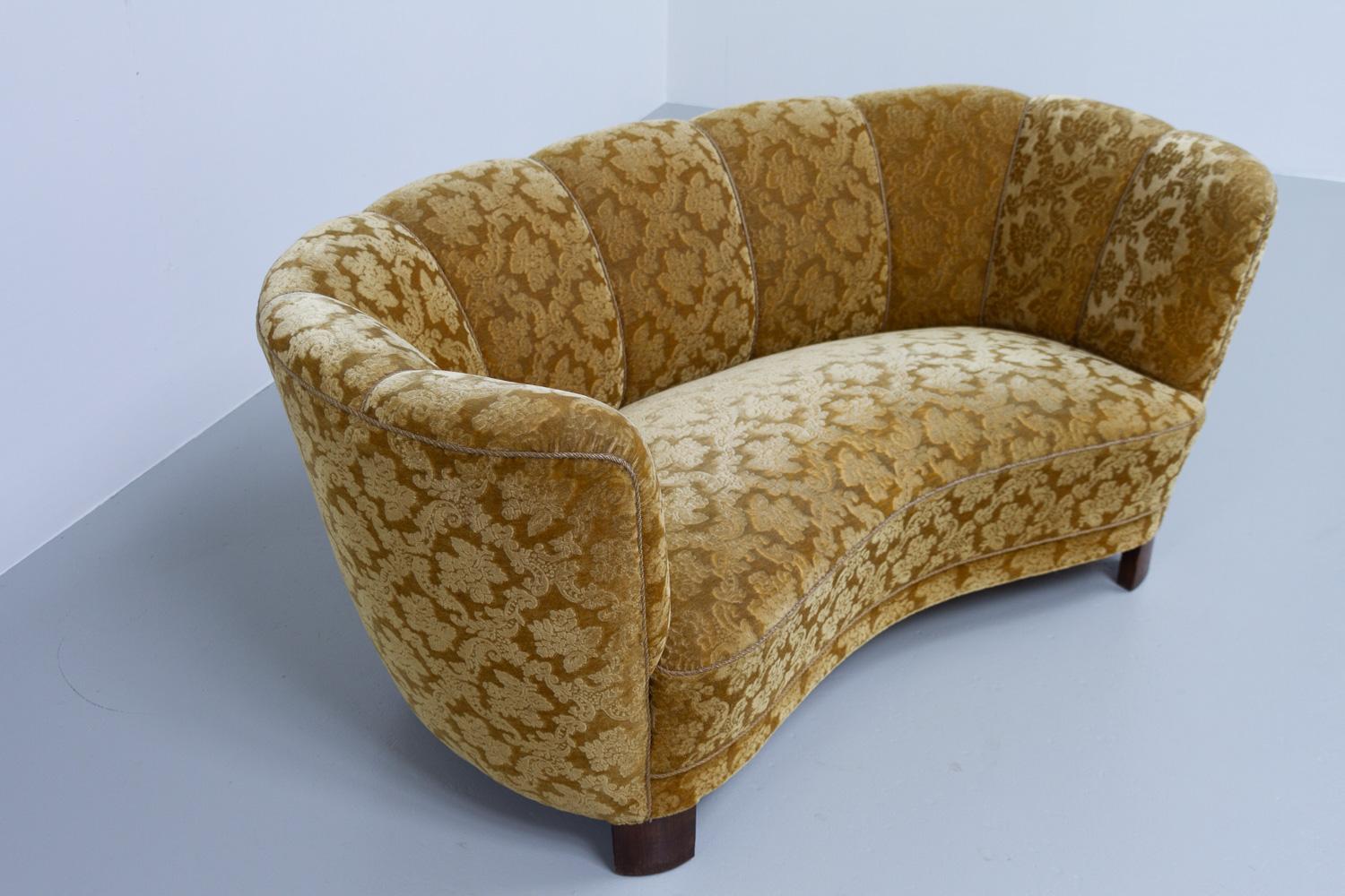 Vintage Danish Velvet Art Deco Banana Sofa, 1940s 1