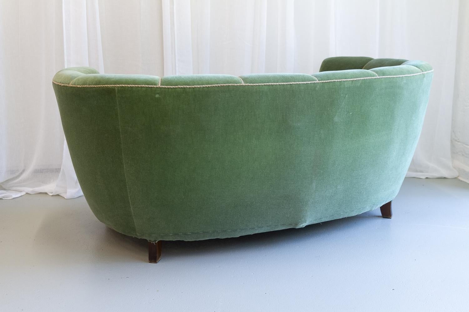 Vintage Danish Velvet Art Deco Banana Sofa, 1940s. 3