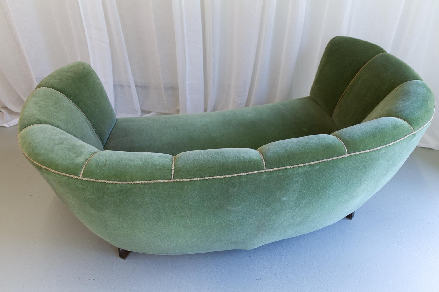 Vintage Danish Velvet Art Deco Banana Sofa, 1940s. 4