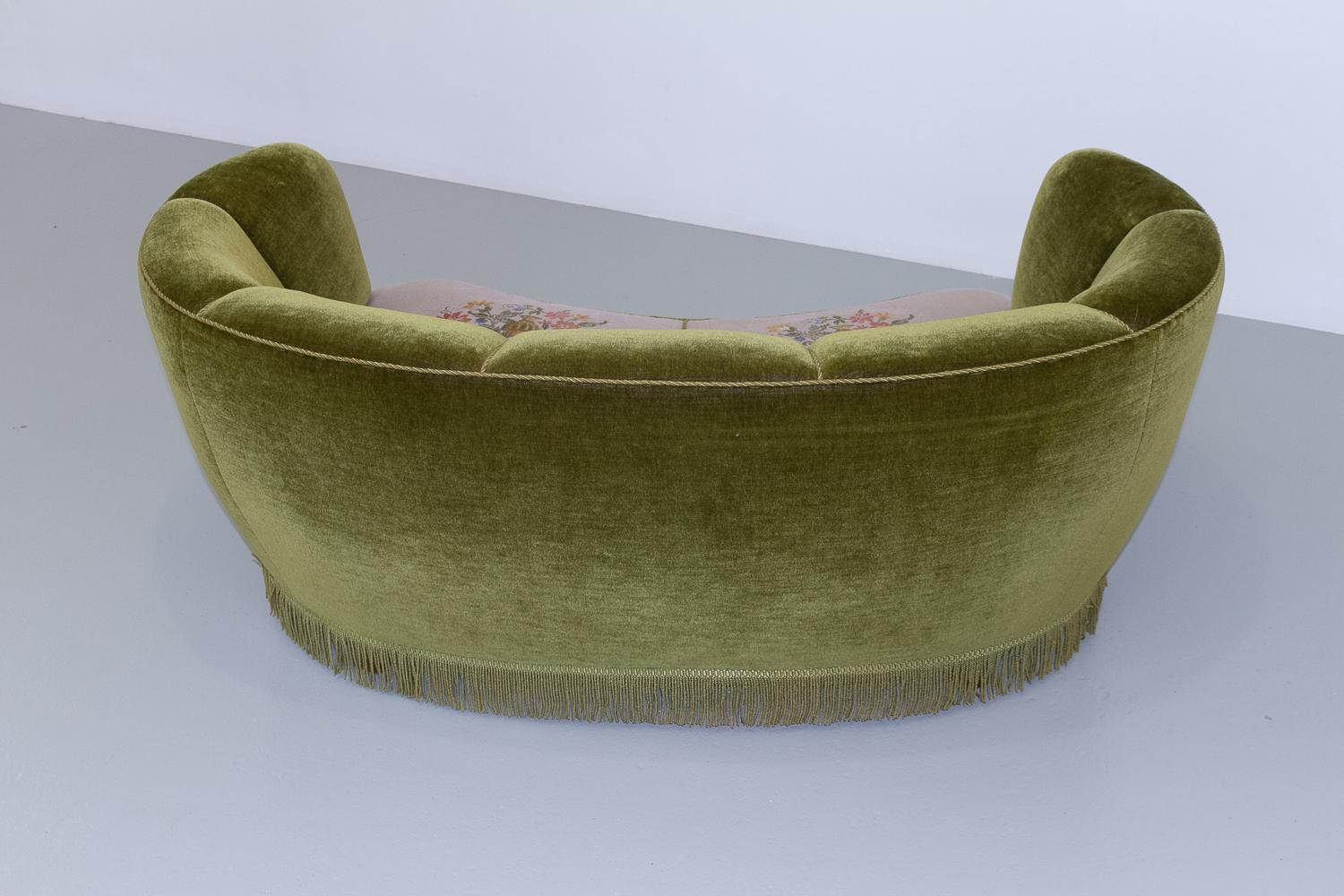 Vintage Danish Velvet Art Deco Banana Sofa, 1940s. 5