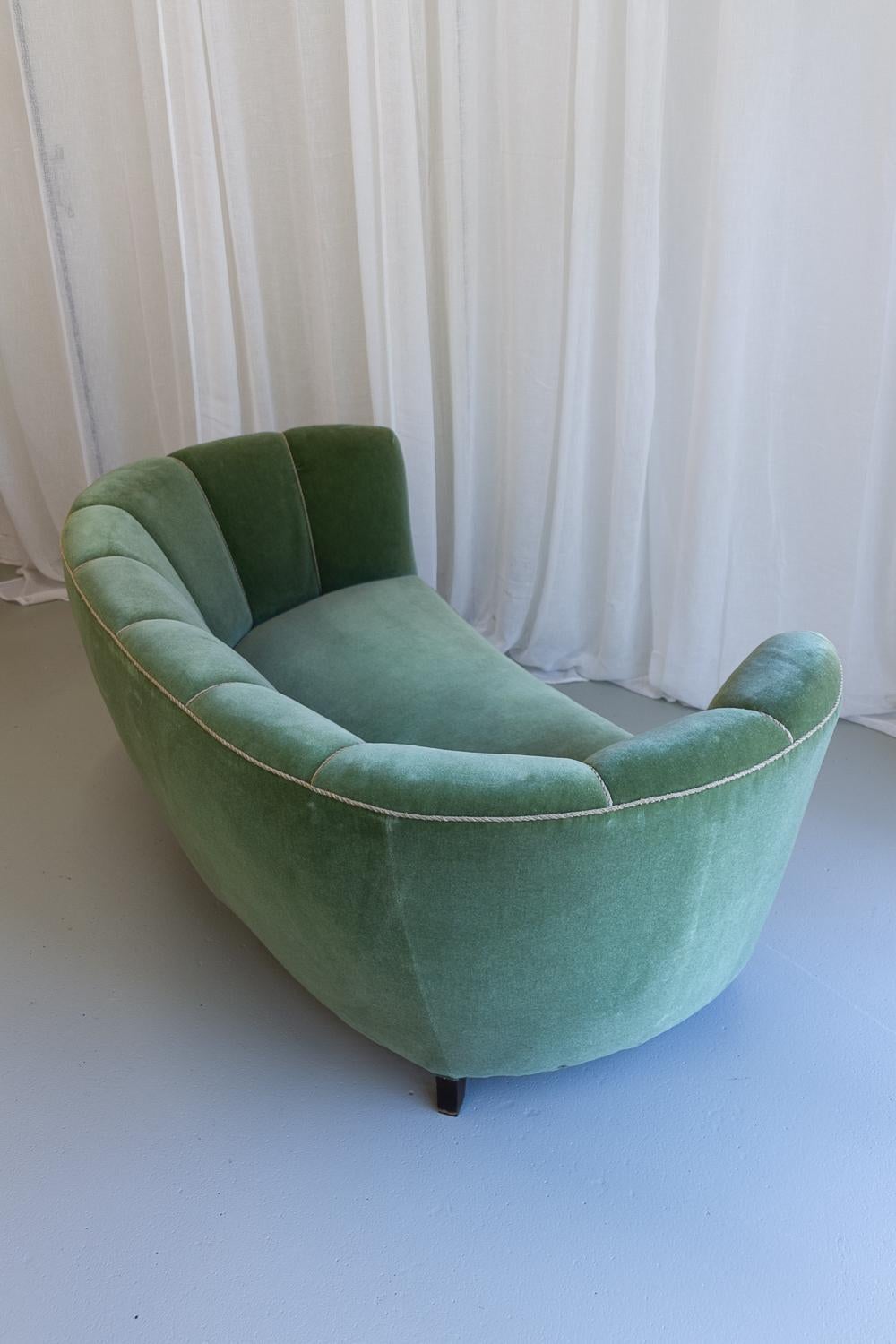 Vintage Danish Velvet Art Deco Banana Sofa, 1940s. 5