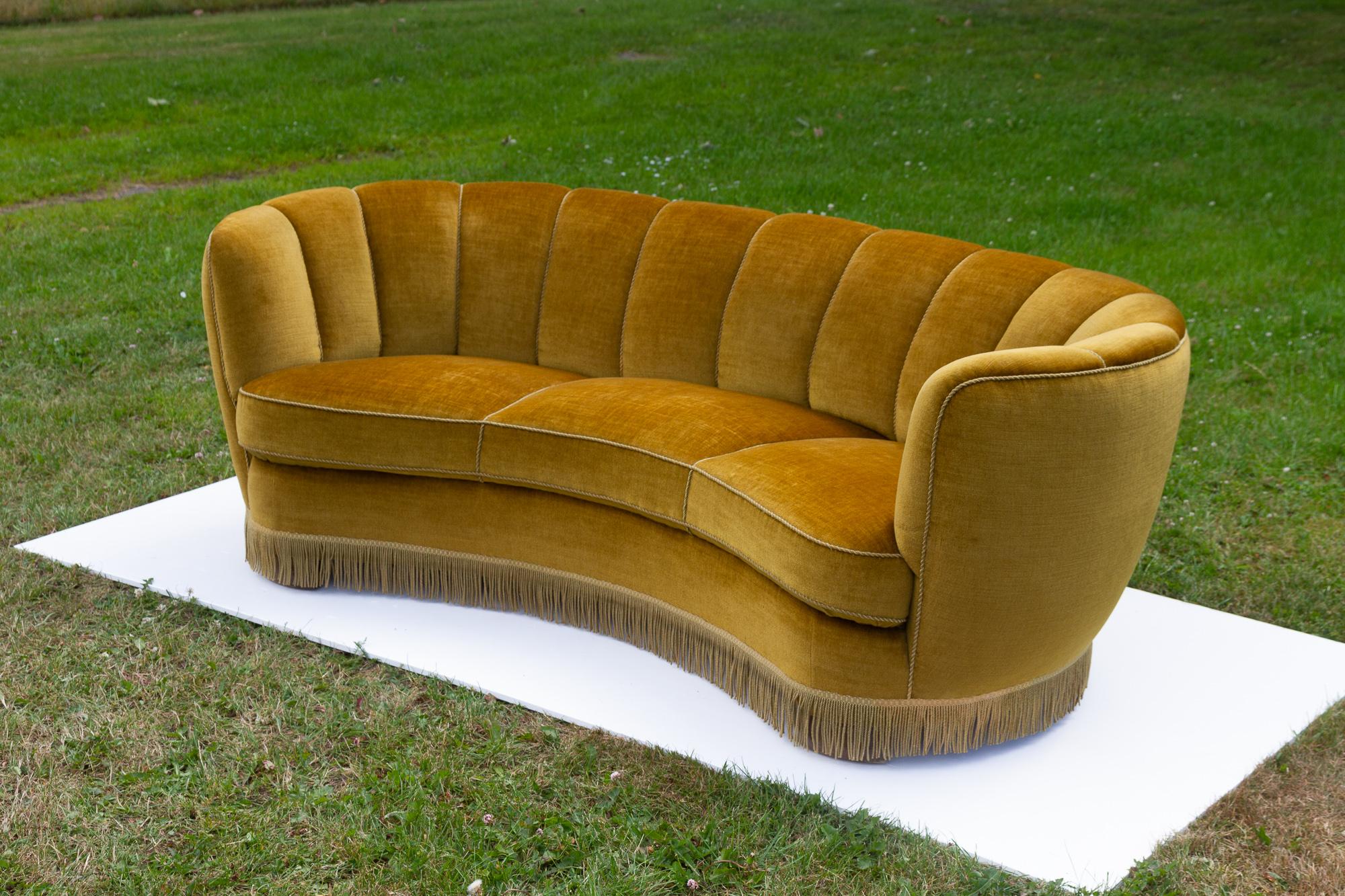 banana couch