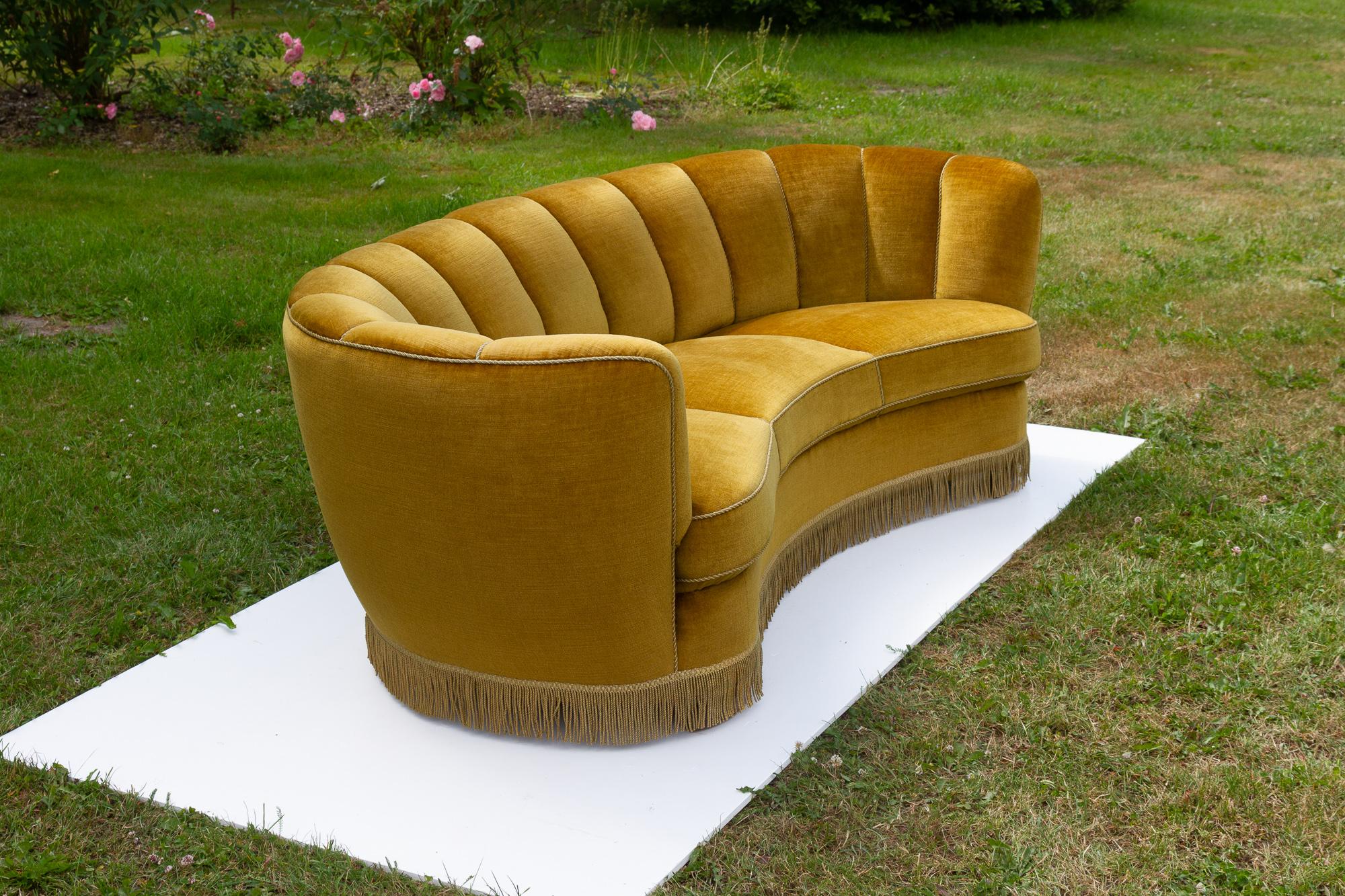 Vintage Danish Velvet Banana Sofa, 1940s In Good Condition In Asaa, DK