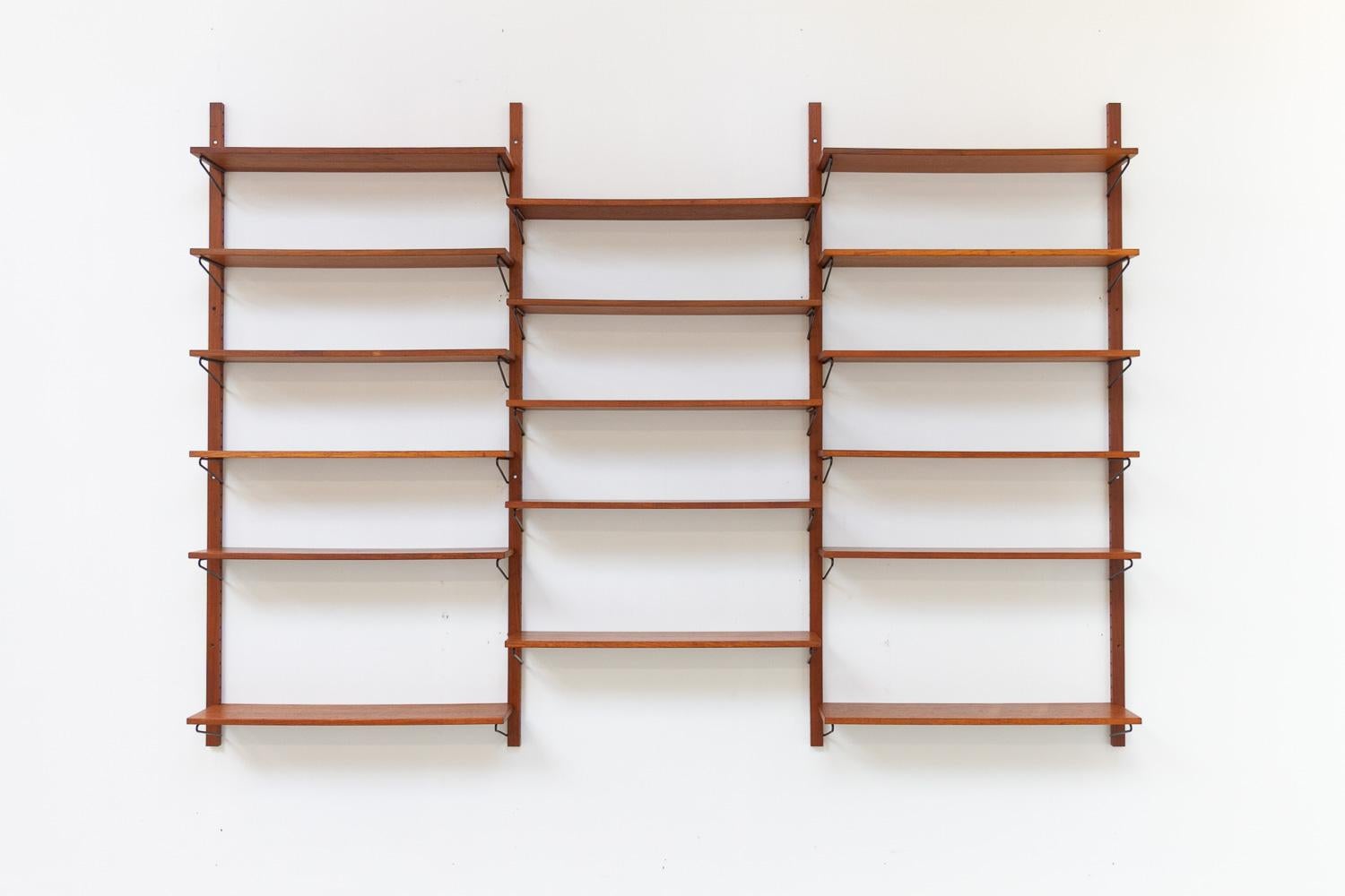 Vintage Danish Wall Mounted Teak Shelving System, 1960s. en vente 4