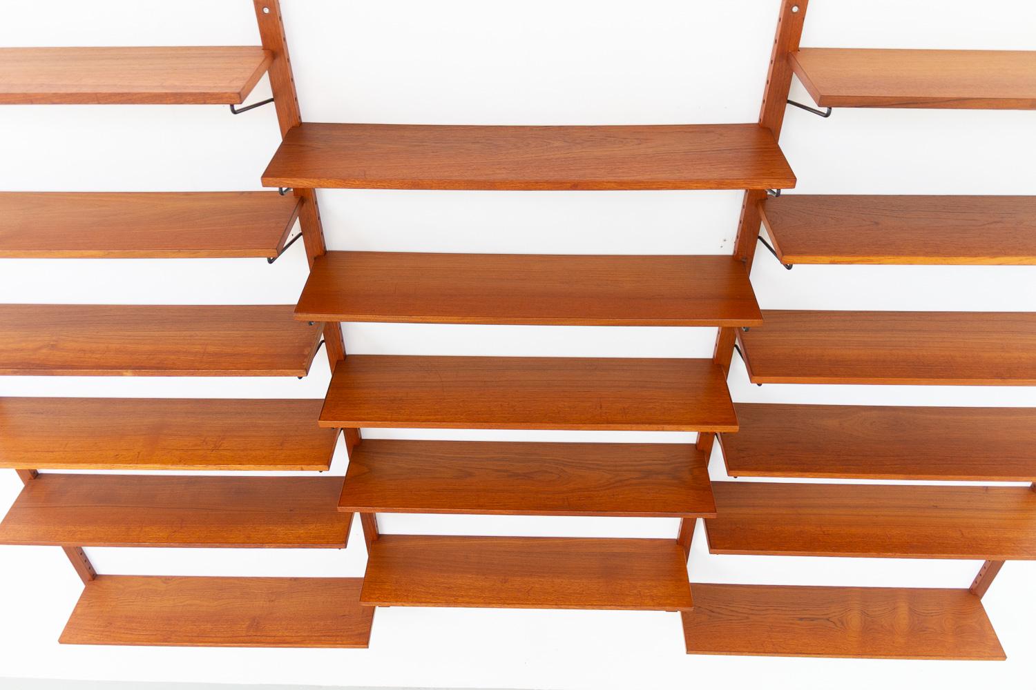 Vintage Danish Wall Mounted Teak Shelving System, 1960s. en vente 10