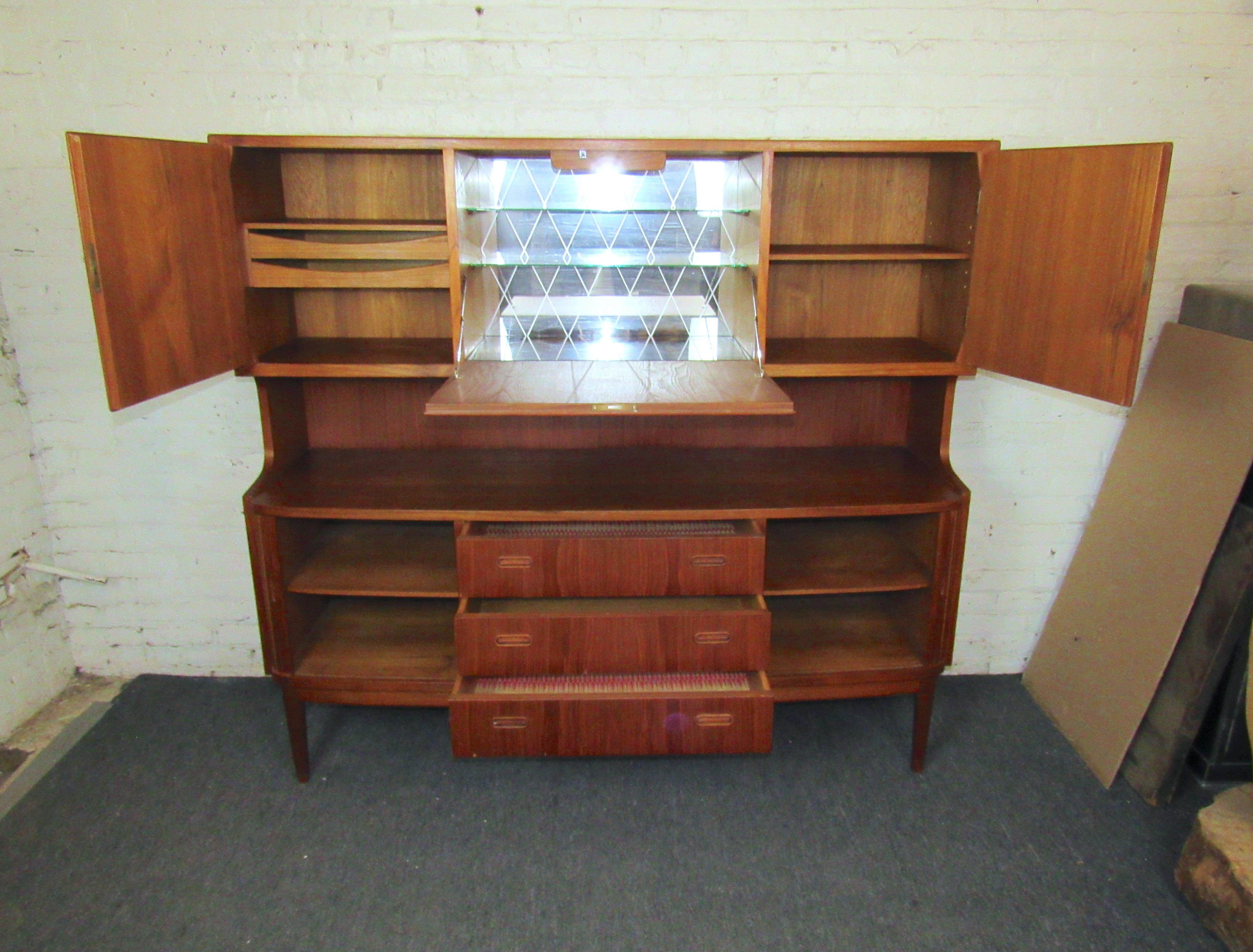 Vintage Danish Wall Unit In Good Condition In Brooklyn, NY