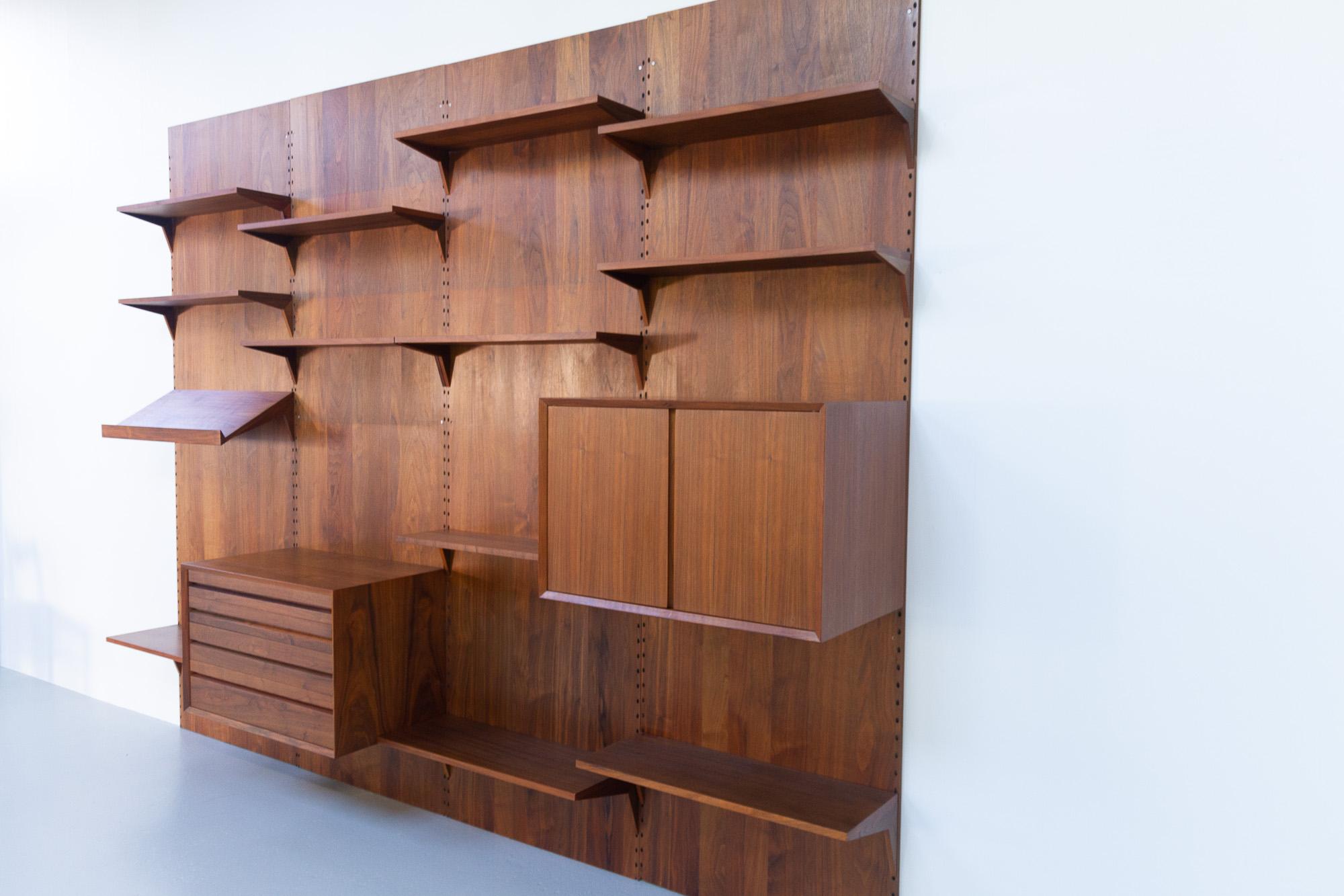 Vintage Danish Walnut Wall Unit by Poul Cadovius for Cado, 1960s In Good Condition In Asaa, DK