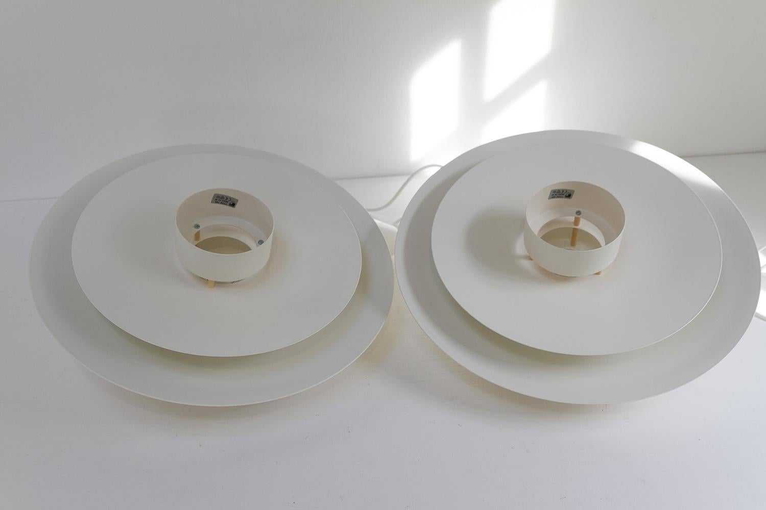 Vintage Danish White Pendelleuchten von Horn, 1980er Jahre. Satz von 2. 11