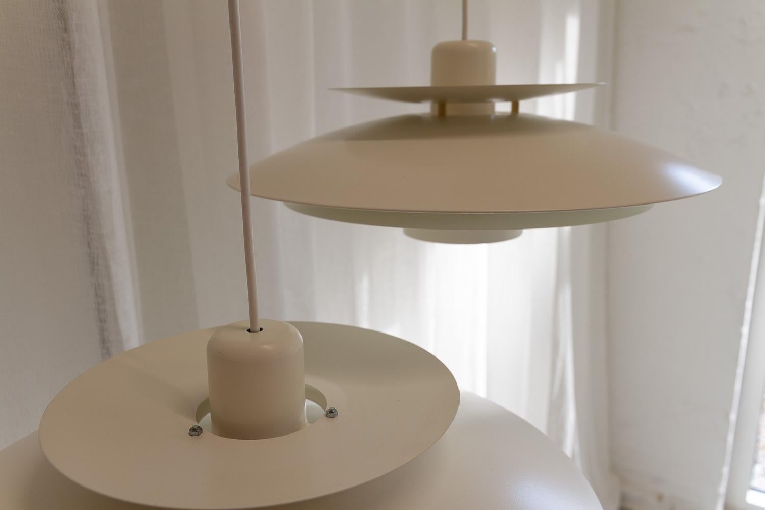 Vintage Danish White Pendelleuchten von Horn, 1980er Jahre. Satz von 2. 1