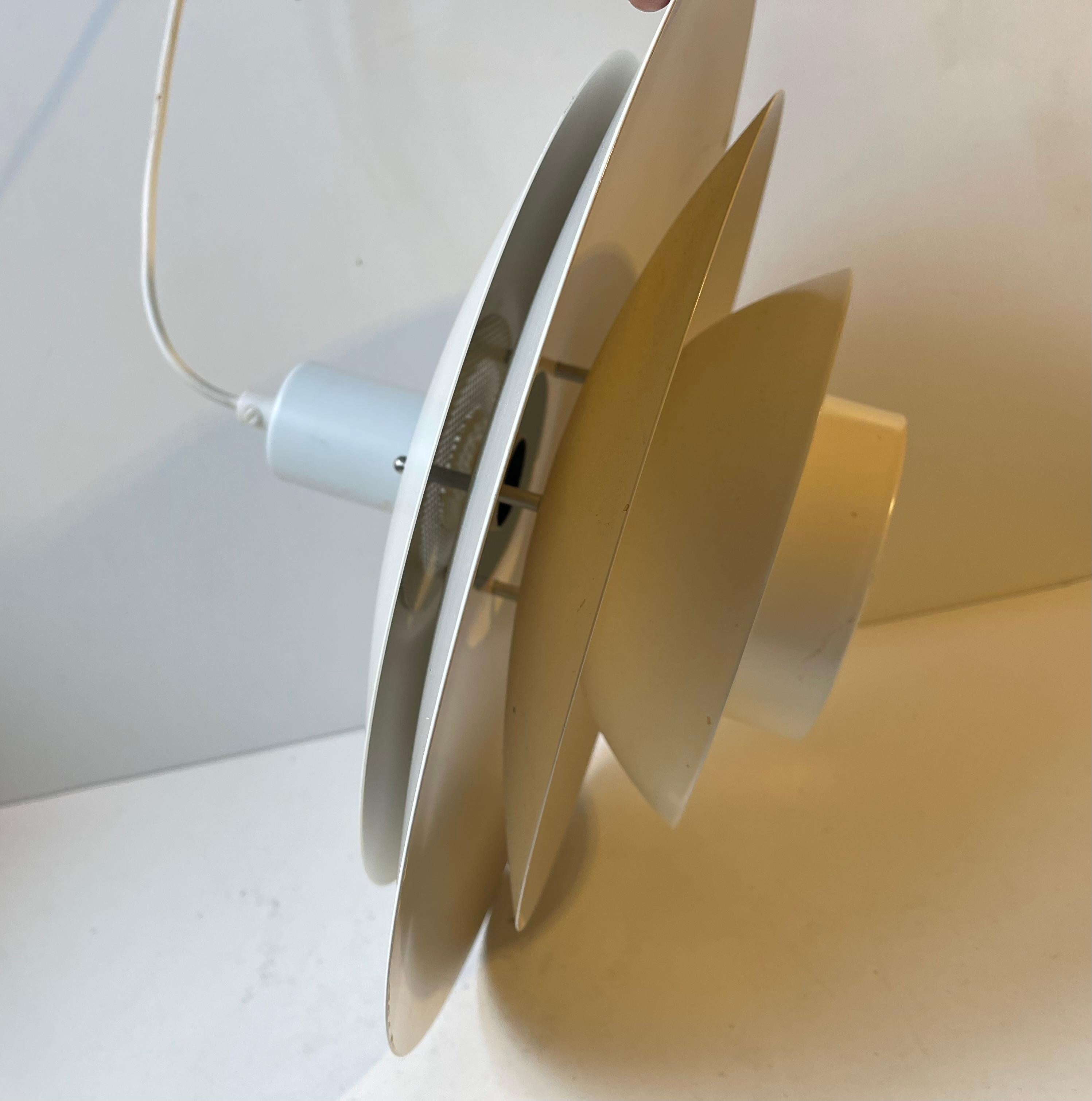 Lampada a sospensione danese vintage a livelli bianchi di Design-Light, anni '80 In condizioni buone in vendita a Esbjerg, DK