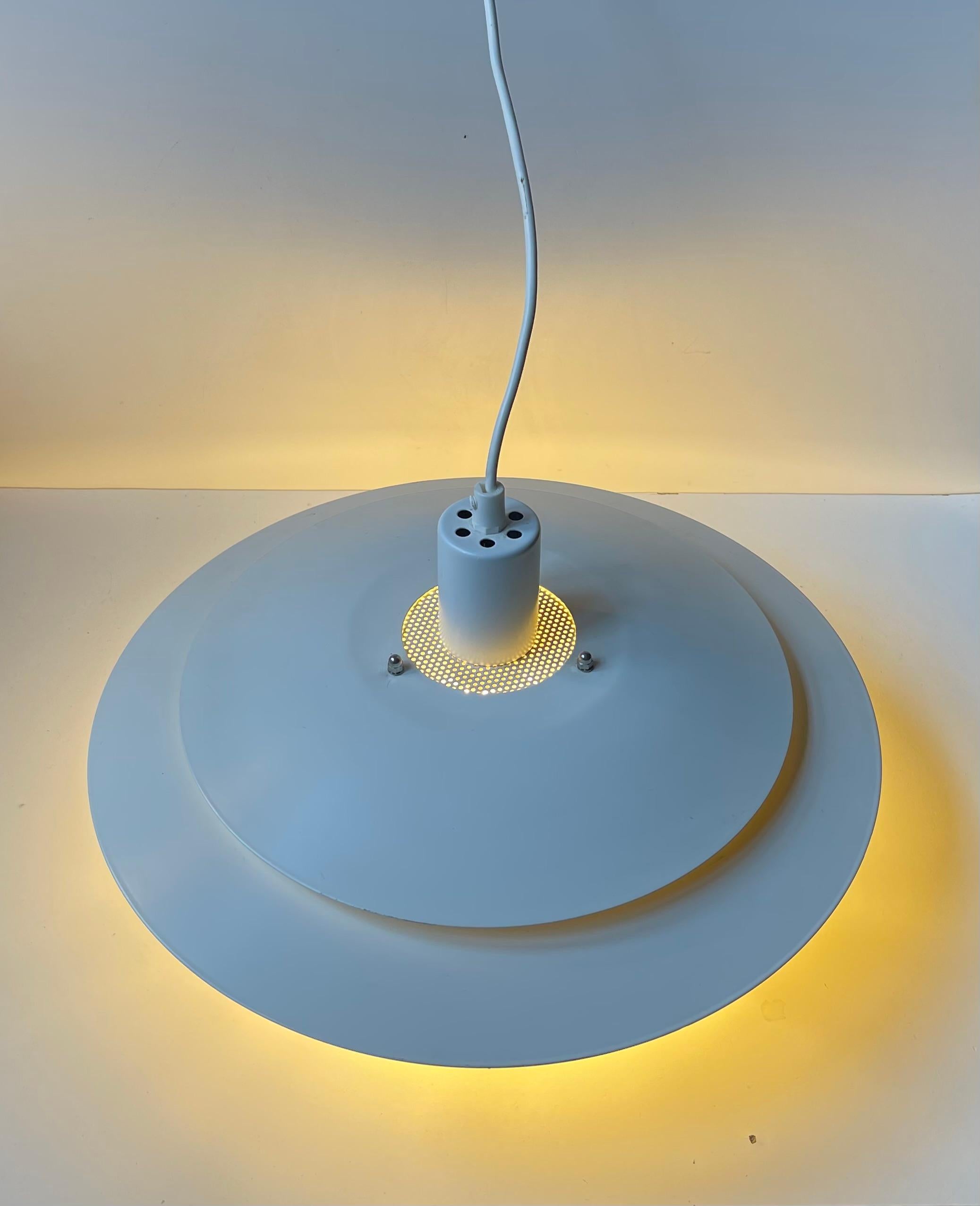 Acciaio Lampada a sospensione danese vintage a livelli bianchi di Design-Light, anni '80 in vendita
