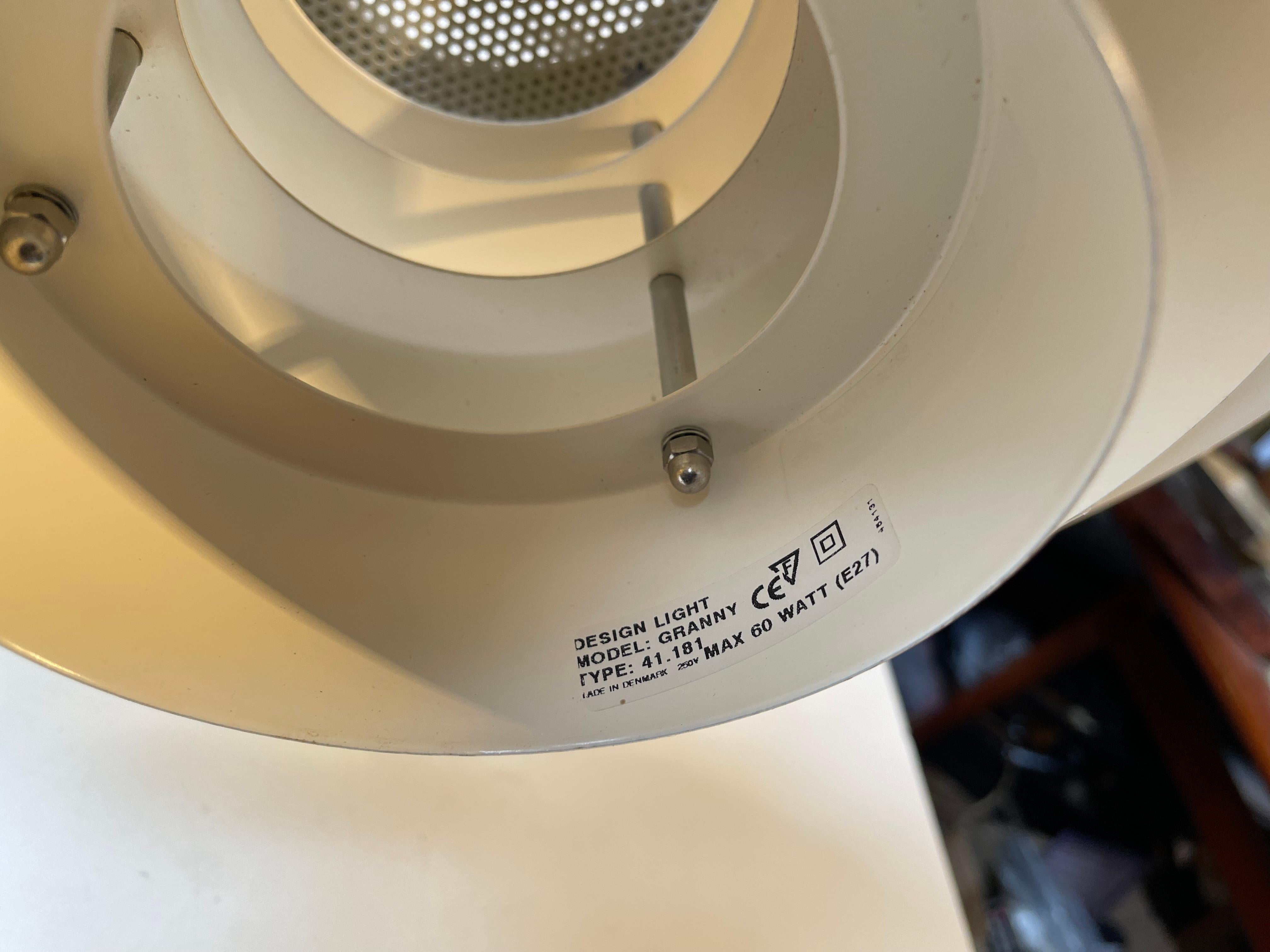 Lampada a sospensione danese vintage a livelli bianchi di Design-Light, anni '80 in vendita 1
