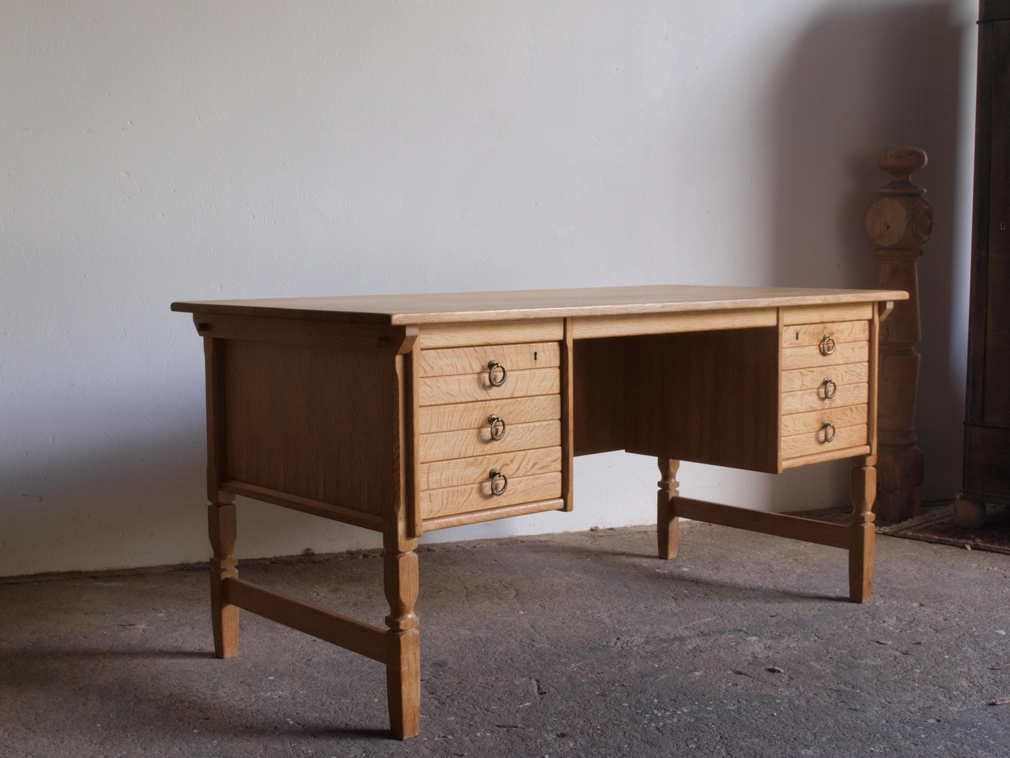 Vintage Danish Writing Desk by Henning Kjærnulf For EG kvalitetsmobler, 1960s In Good Condition In Store Heddinge, DK