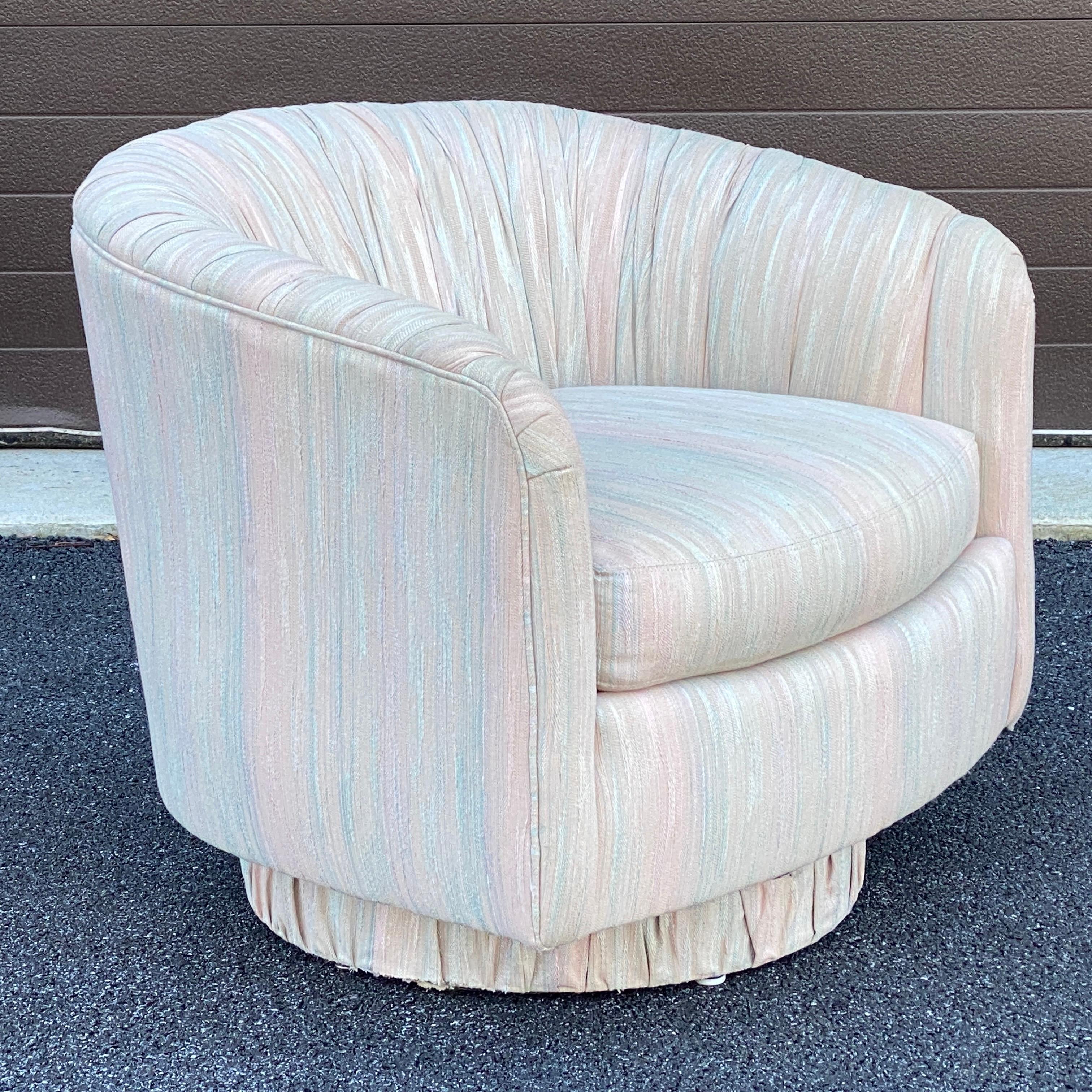 Fait main Fauteuil de salon pivotant moderne de style Dansen Milo Baughman des années 1980 en vente