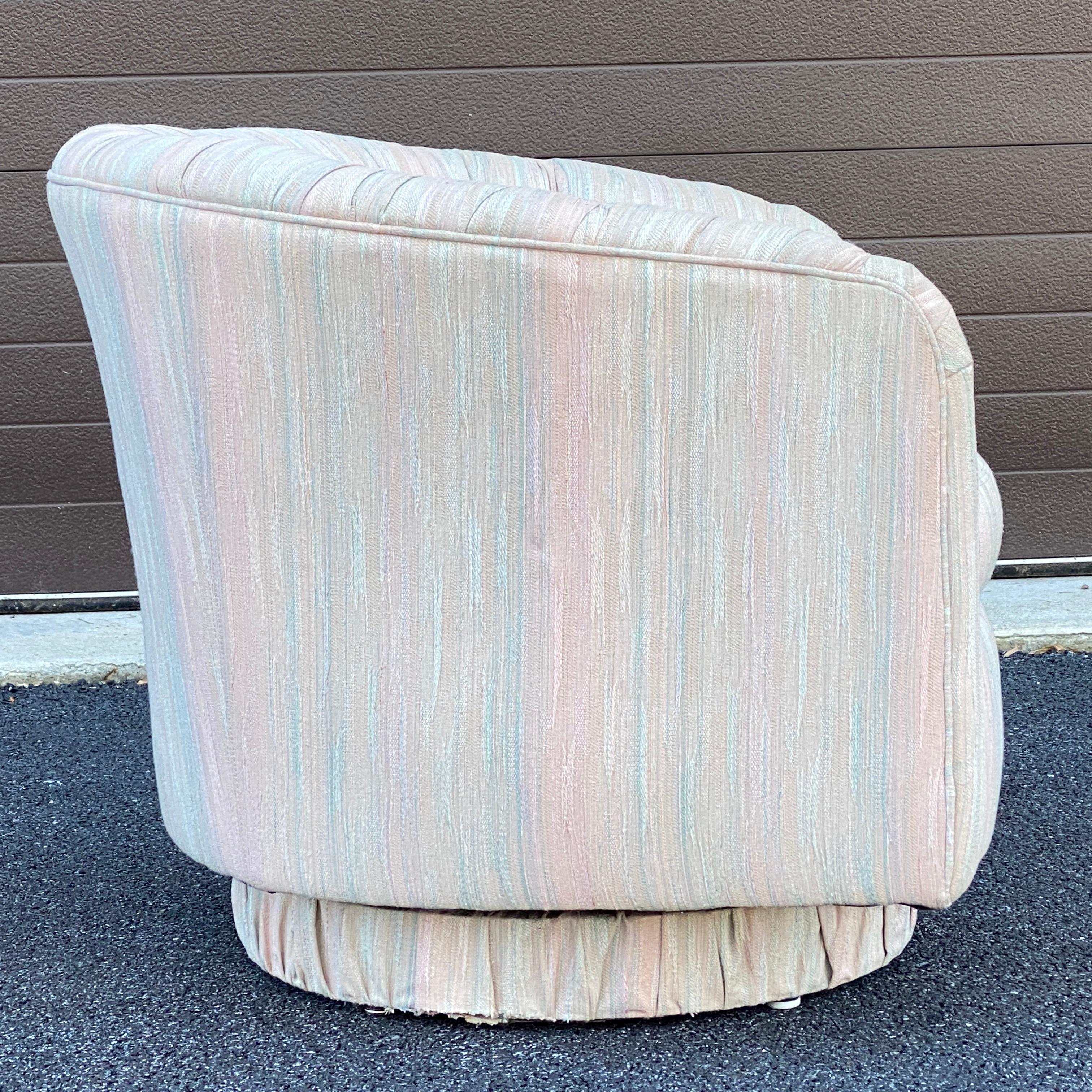 Fauteuil de salon pivotant moderne de style Dansen Milo Baughman des années 1980 Bon état - En vente à West Chester, PA