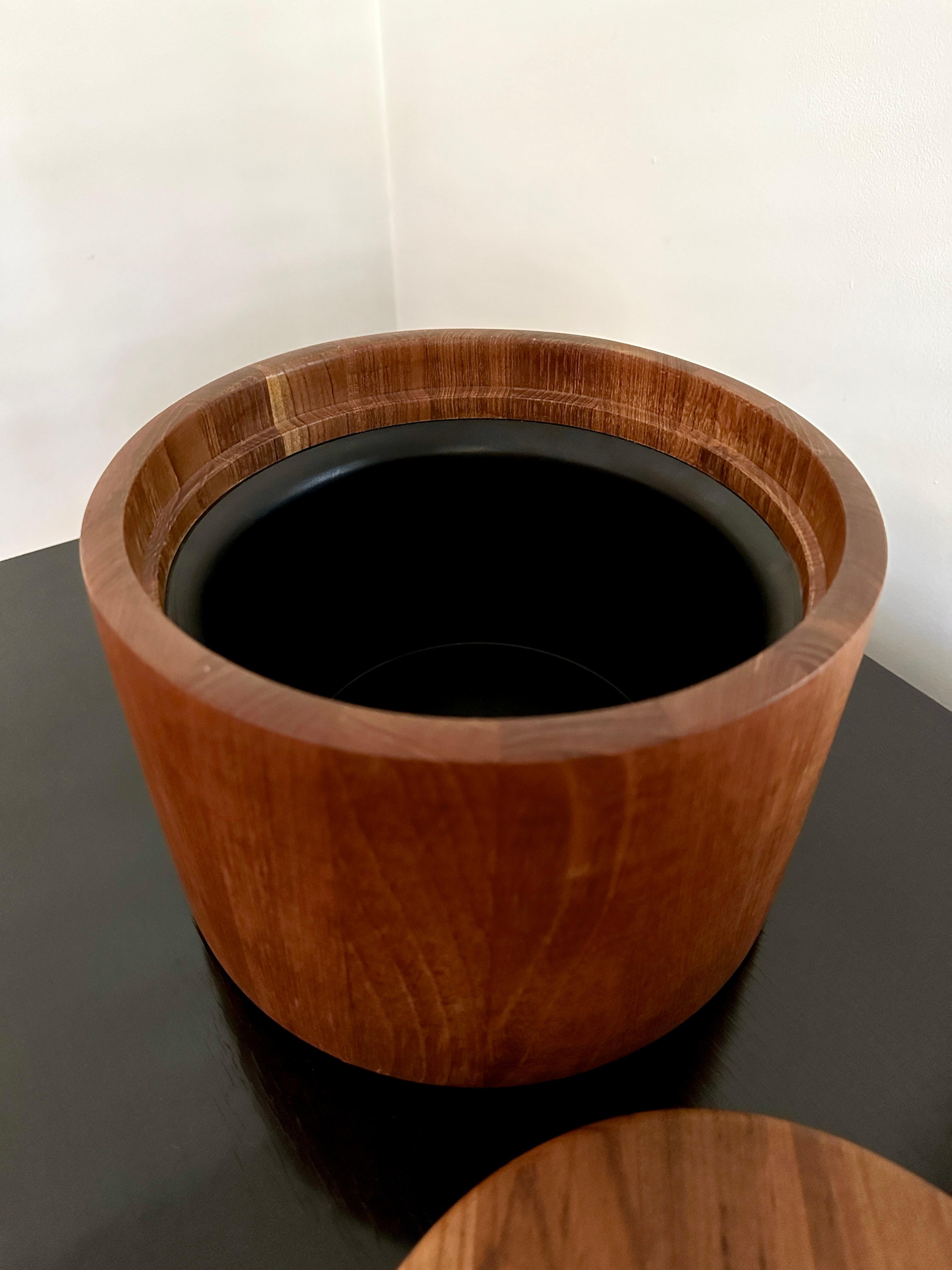 Secchiello per il ghiaccio vintage in teak dogato Dansk Designs di Jens Quistgaard In condizioni buone in vendita a Doraville, GA