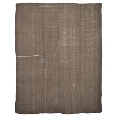 Kilim vintage en poils de chèvre tissé à la main en brun foncé 11'4''x13'10''.