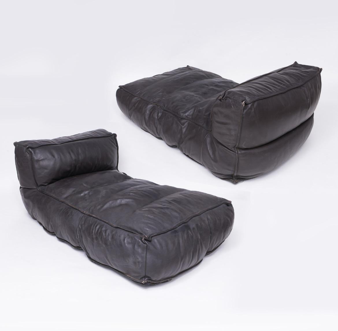 Vintage dark Brown Canapés. Very supple and sturdy leather. Perfect for a play room, TV room or by the fireplace. Very comfortable. In good vintage condition. Feels like Buffalo Leather. Resembles DeSede style and leather. 