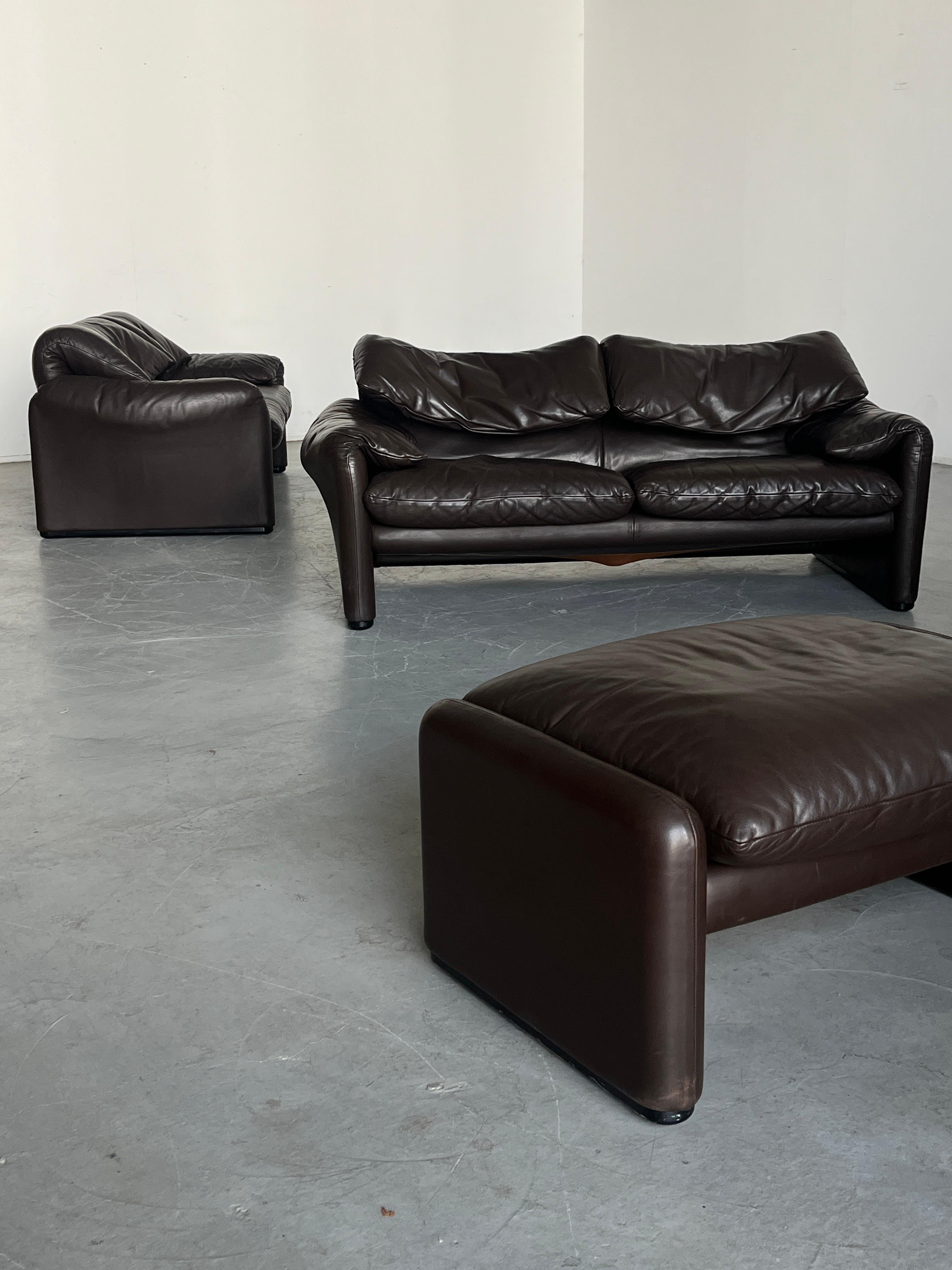 Vintage Dunkelbraun 'Maralunga' Ensemble Set von Vico Magistretti für Cassina, 70er Jahre im Zustand „Gut“ im Angebot in Zagreb, HR