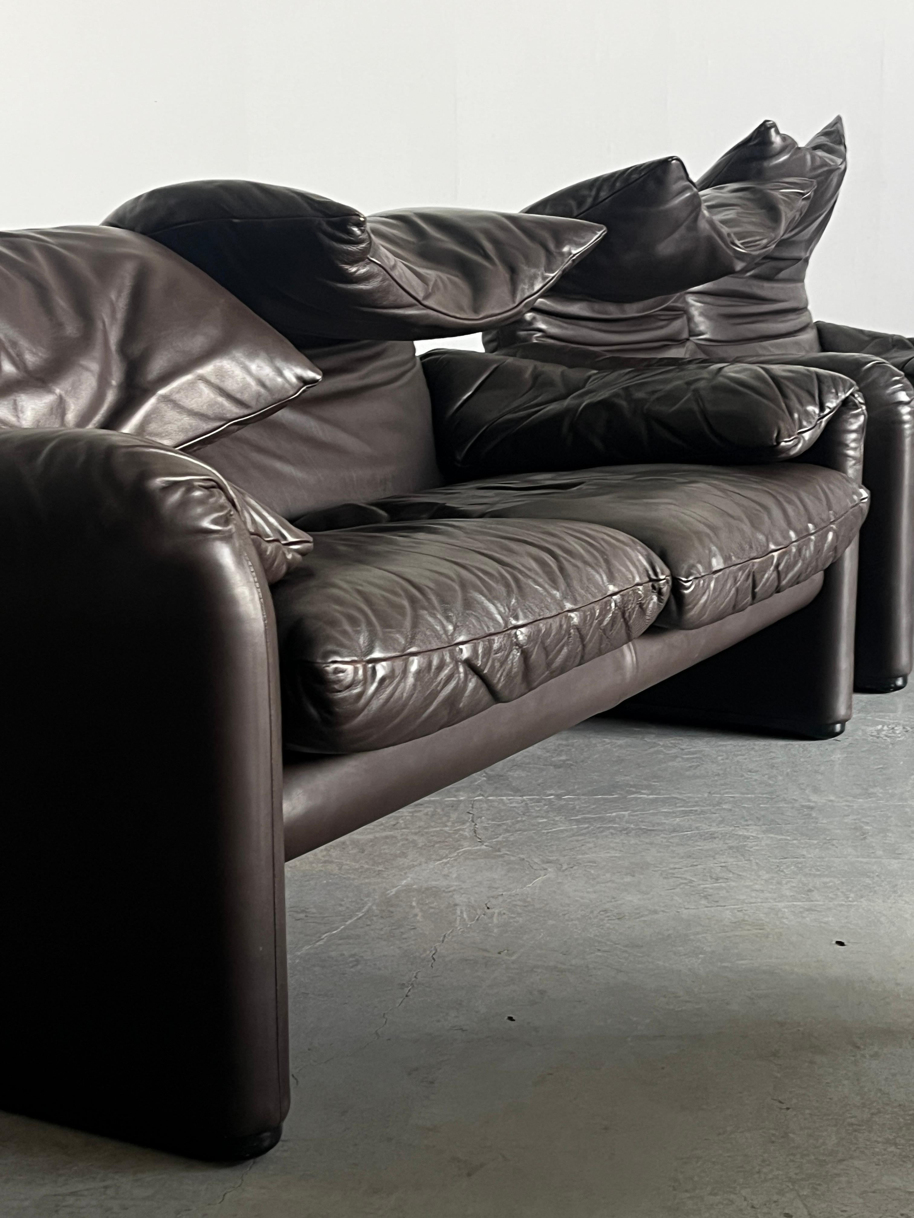 Vintage Dunkelbraun 'Maralunga' Ensemble Set von Vico Magistretti für Cassina, 70er Jahre (Ende des 20. Jahrhunderts) im Angebot