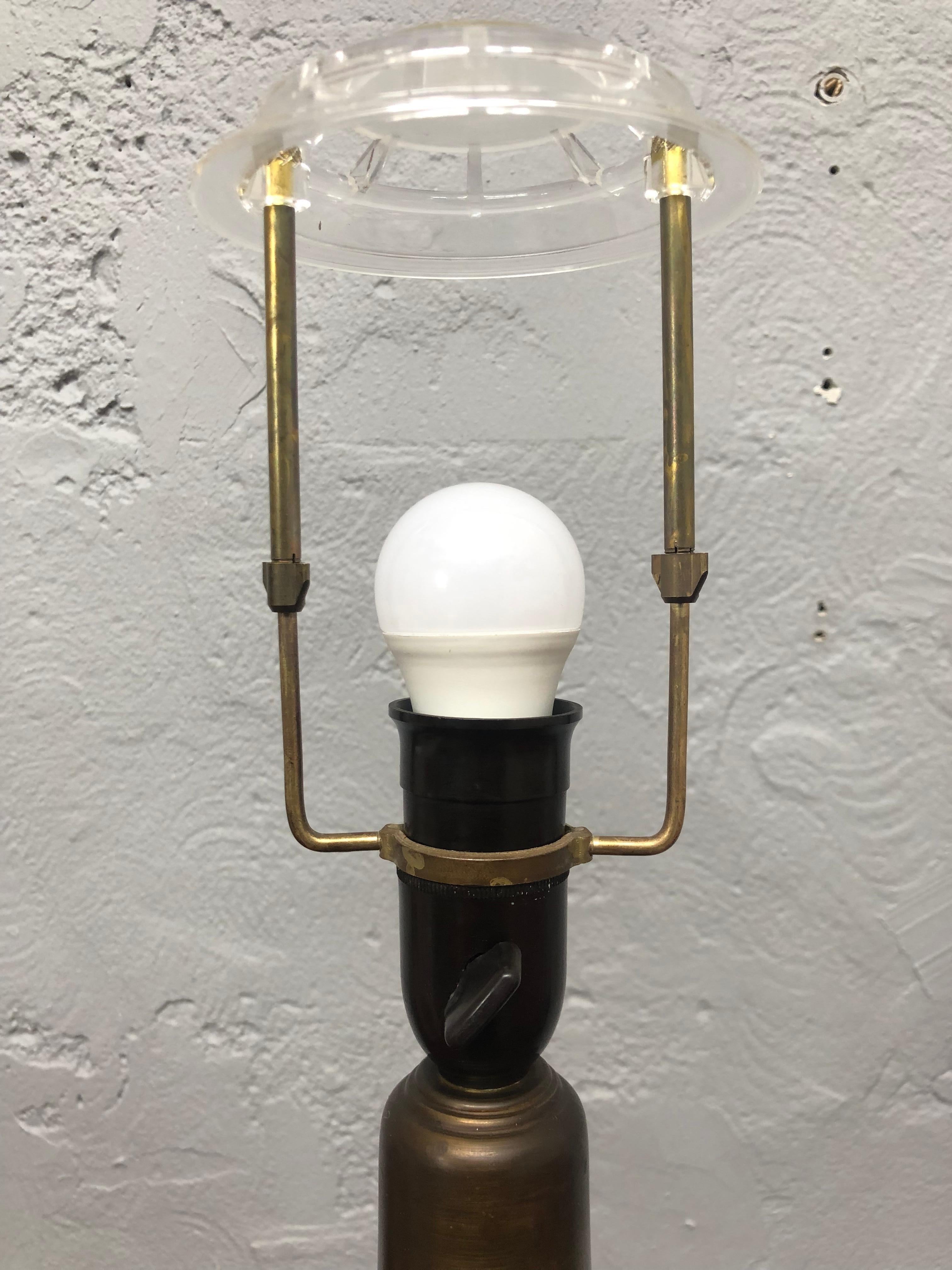 Dunkelgrüne Vintage-Tischlampe aus Glas von Biilman-Petersen für Le Klint (Handgefertigt) im Angebot