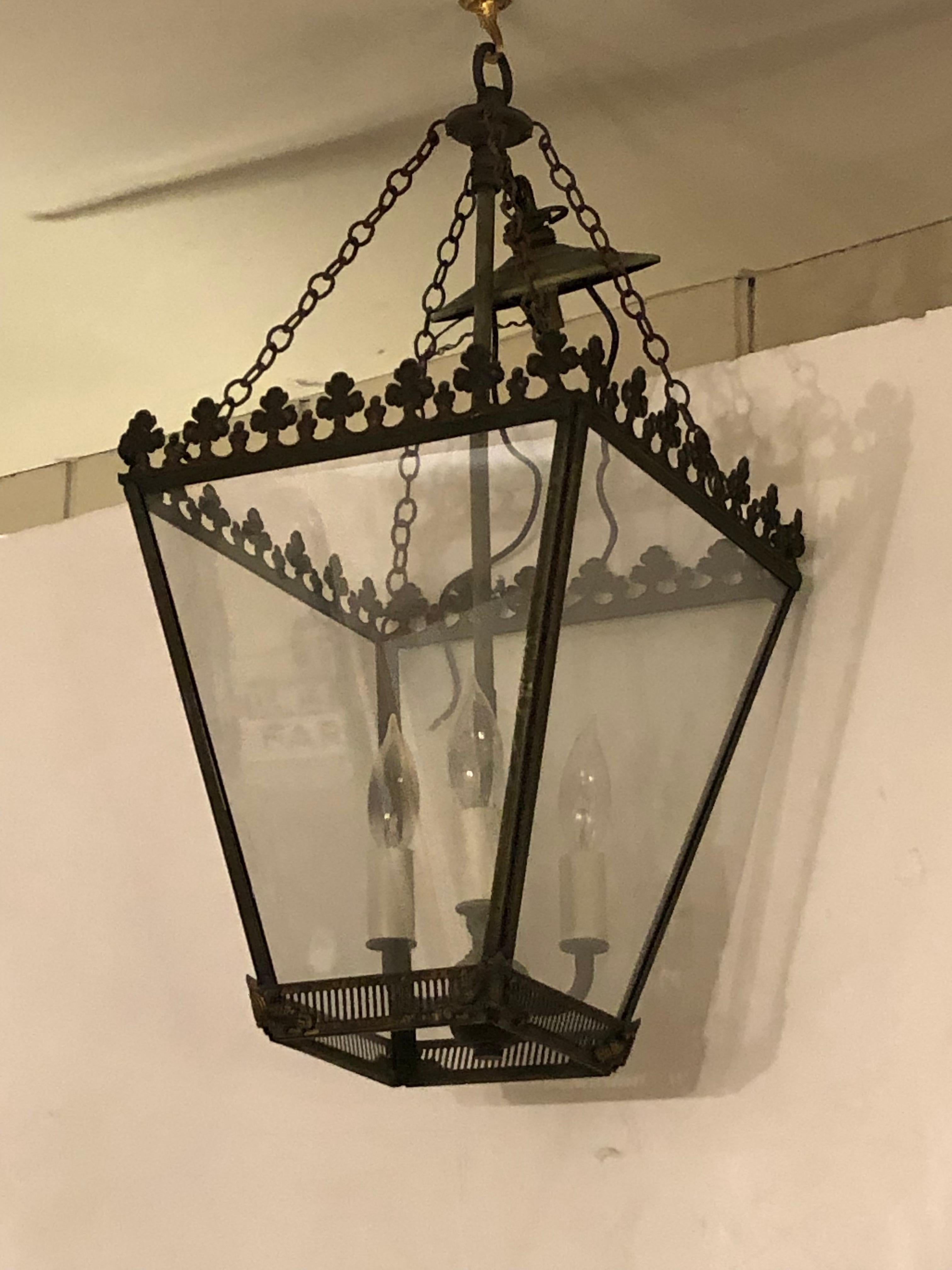 Dunkelgrüner Vintage-Laterne-Kronleuchter aus Eisen und Glas in Medium-Glas in Dunkelgrün (amerikanisch) im Angebot