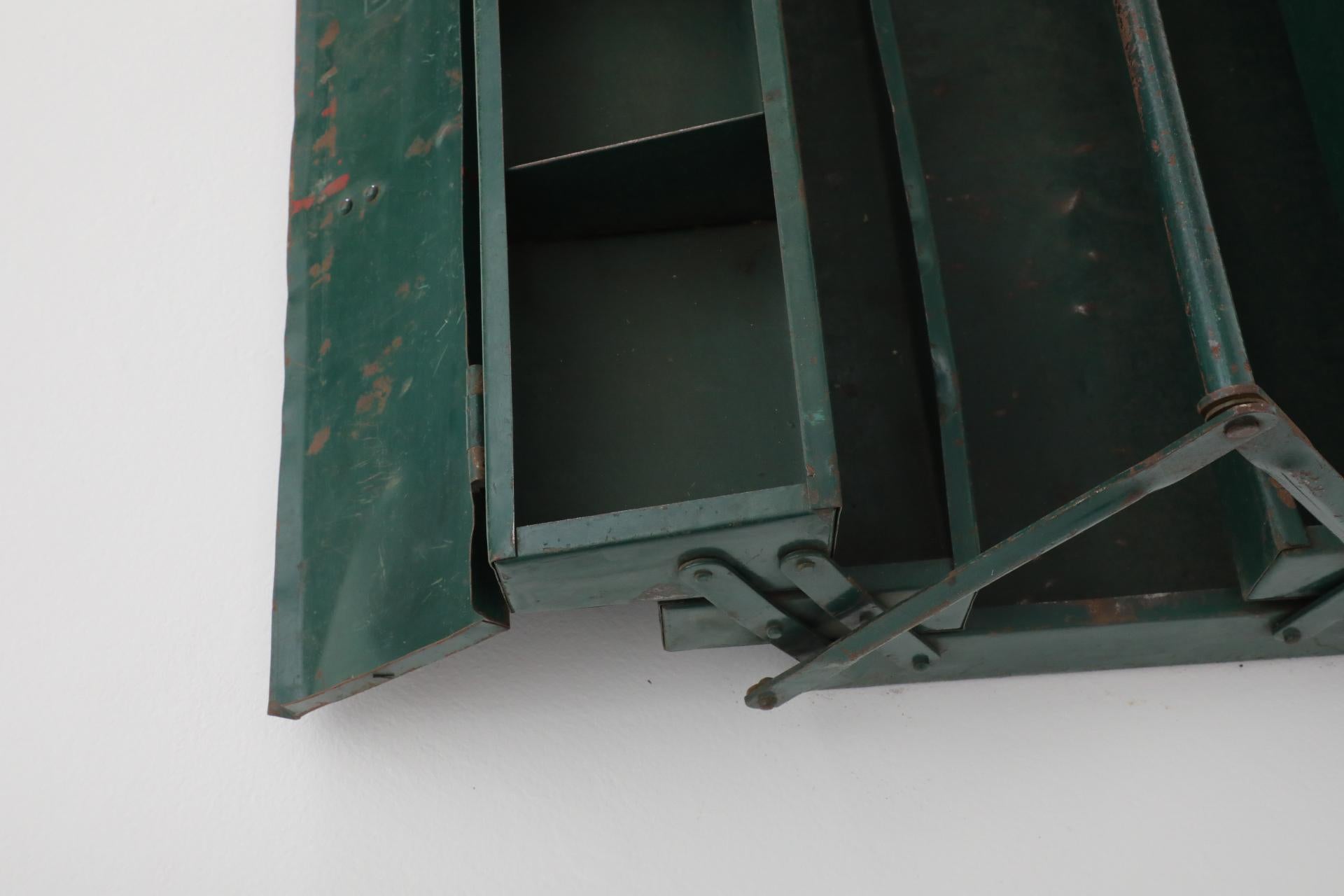 Vintage Dark Green Tool or Tackle Box For Sale 3
